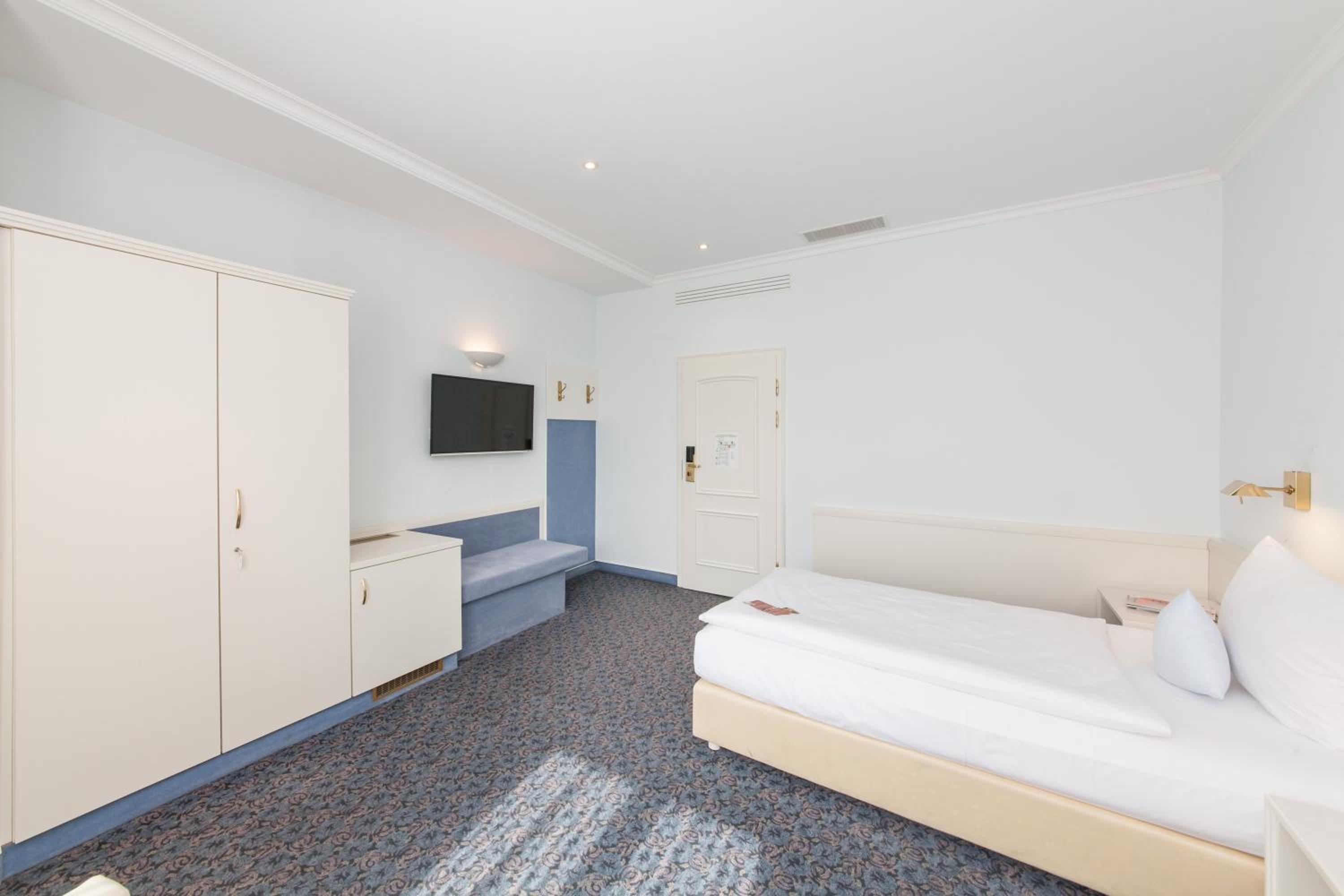 Business Single Room photo 3