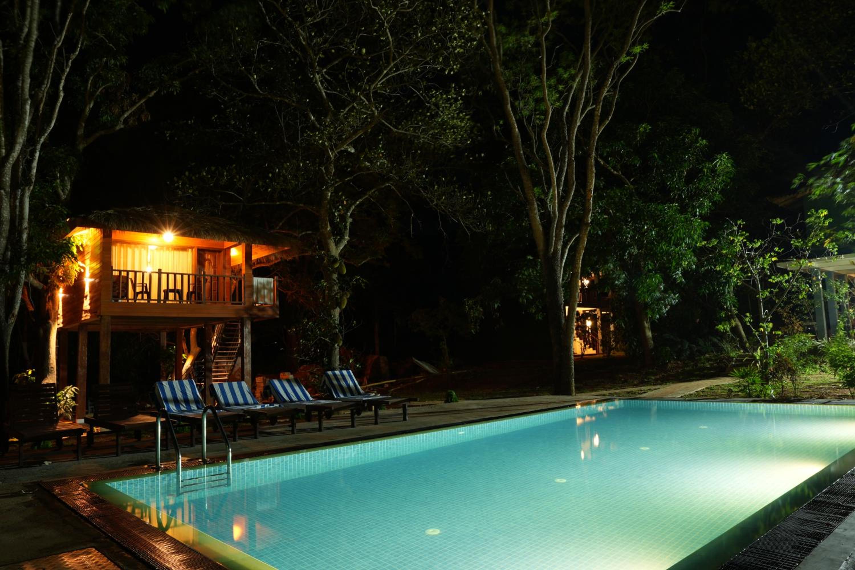 Suite with Pool View