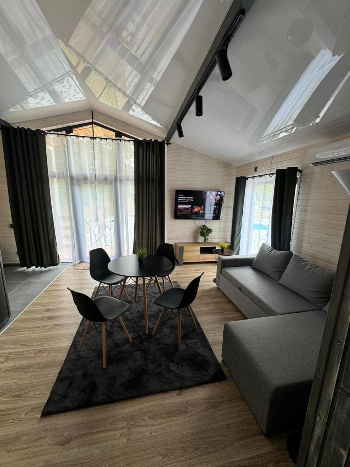 Two-Bedroom House photo 3