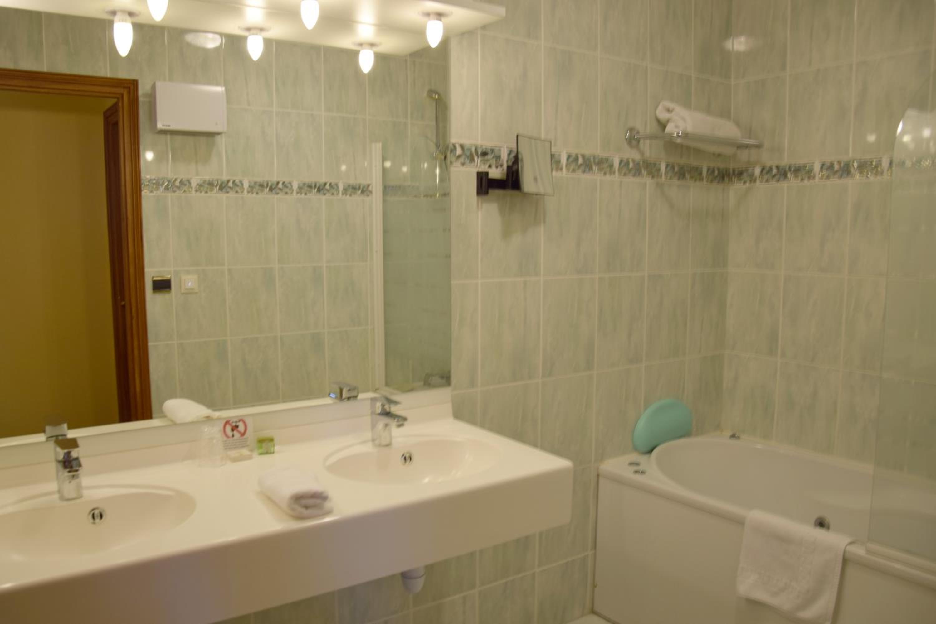 Double Room - Photo 4