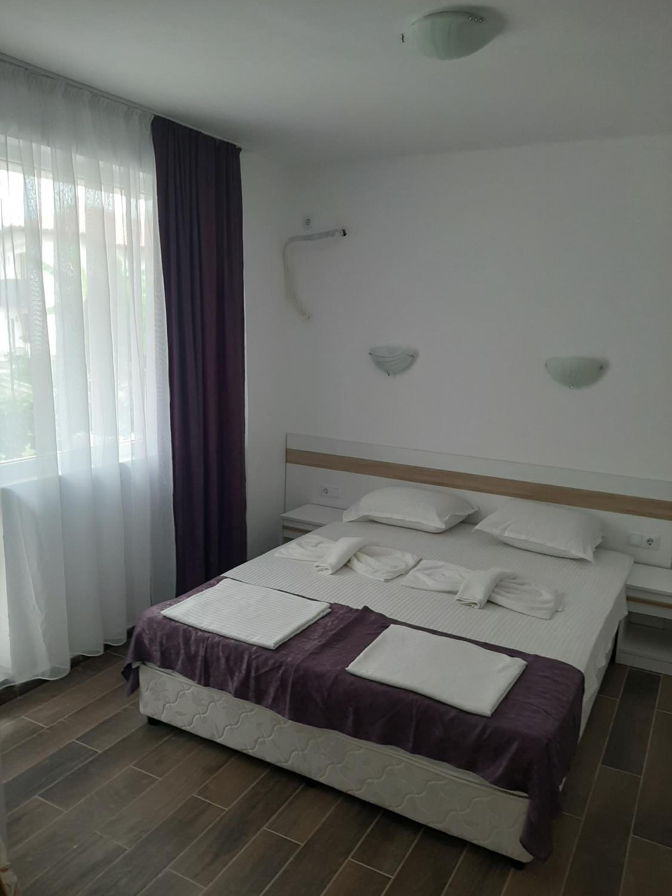 One-Bedroom Apartment with Garden View