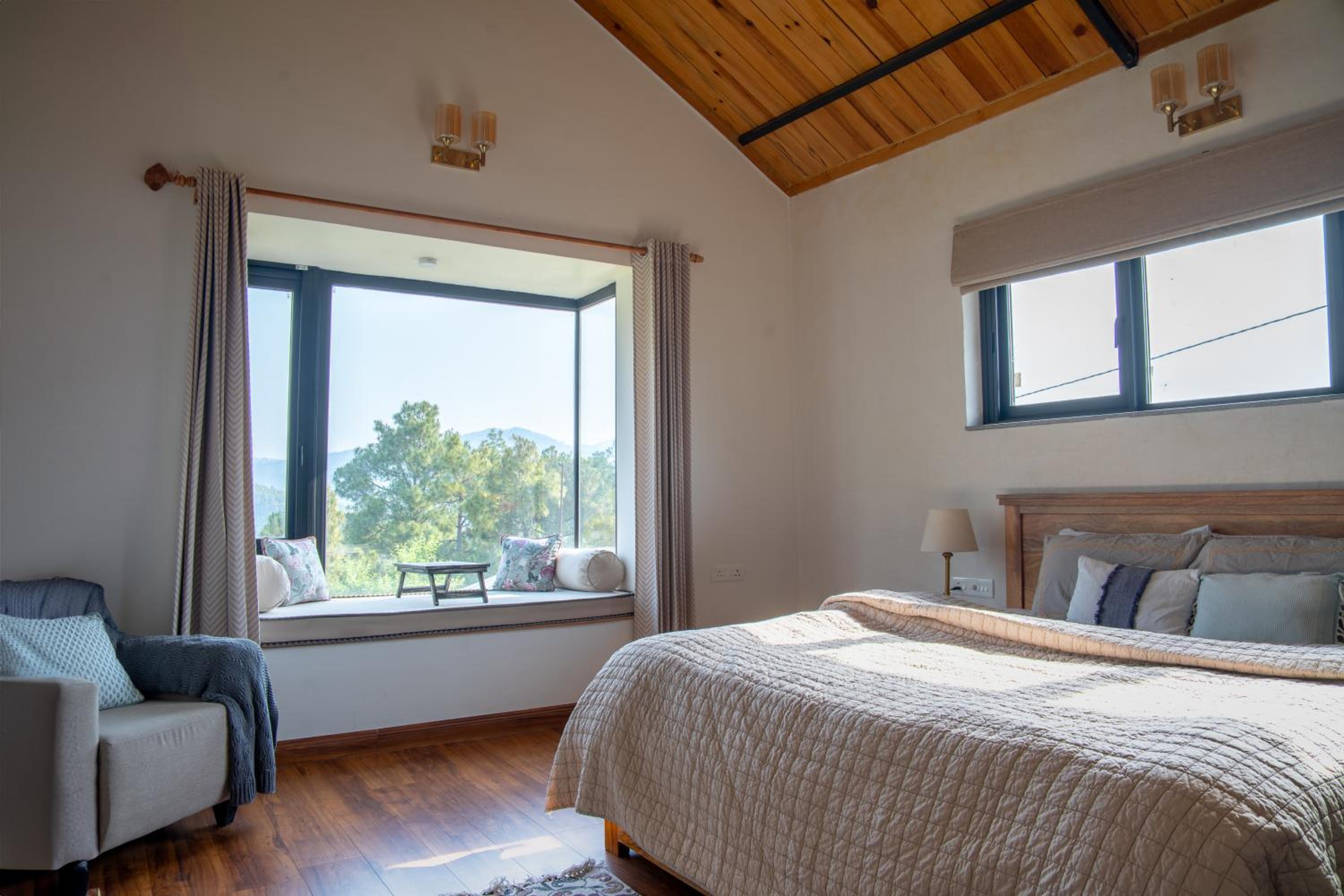 King Room with Balcony photo 2