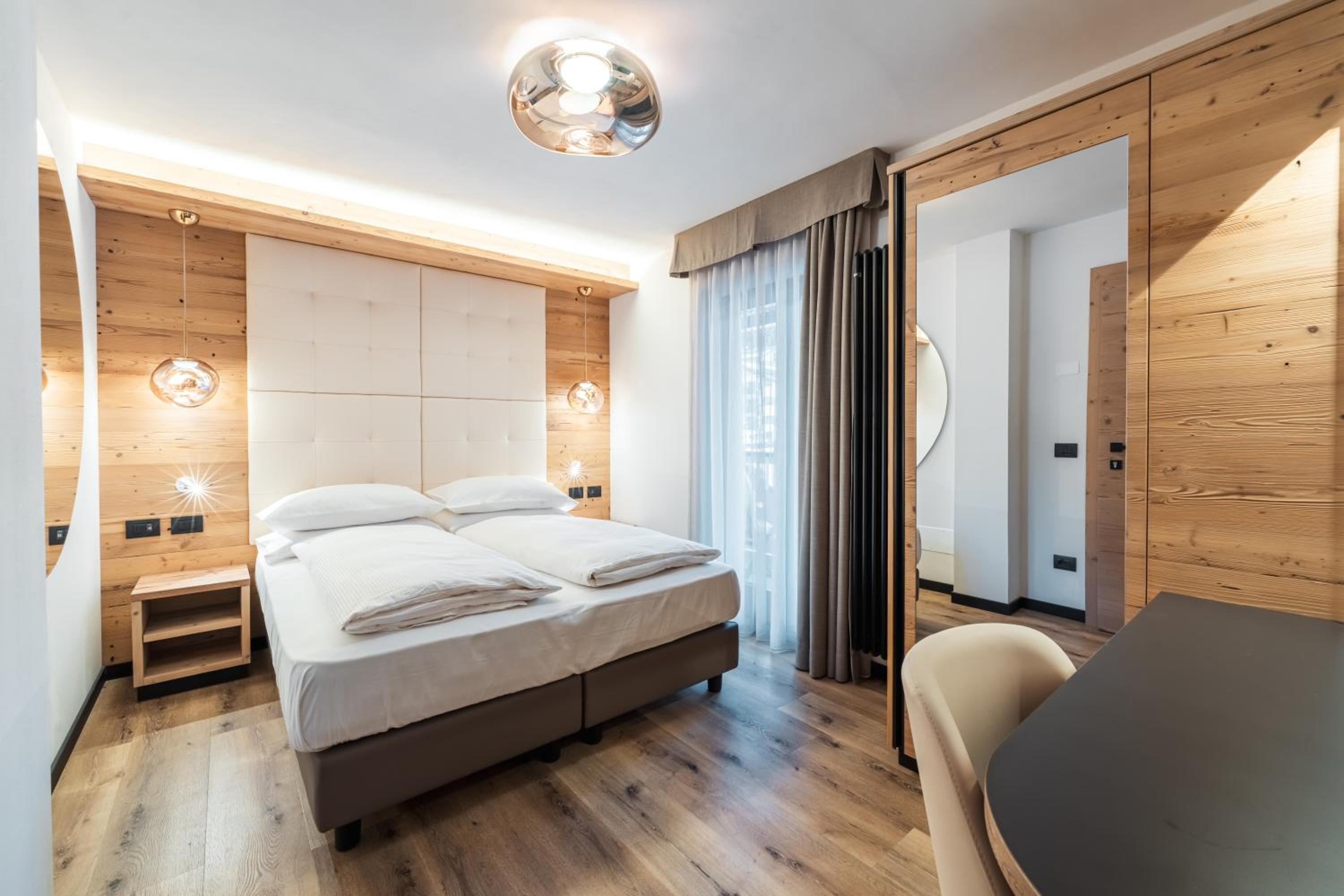 Suite with Mountain View