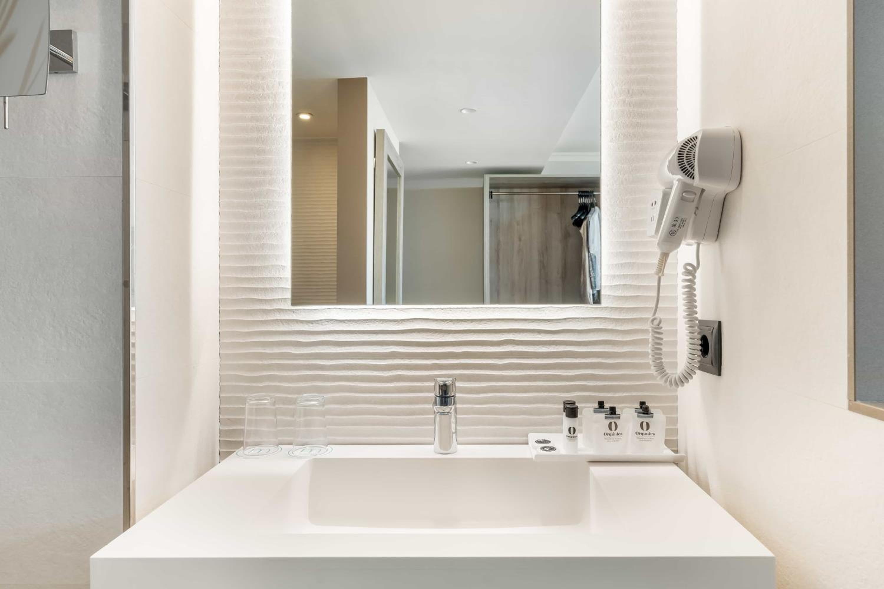 Premium Triple Room - Photo 5