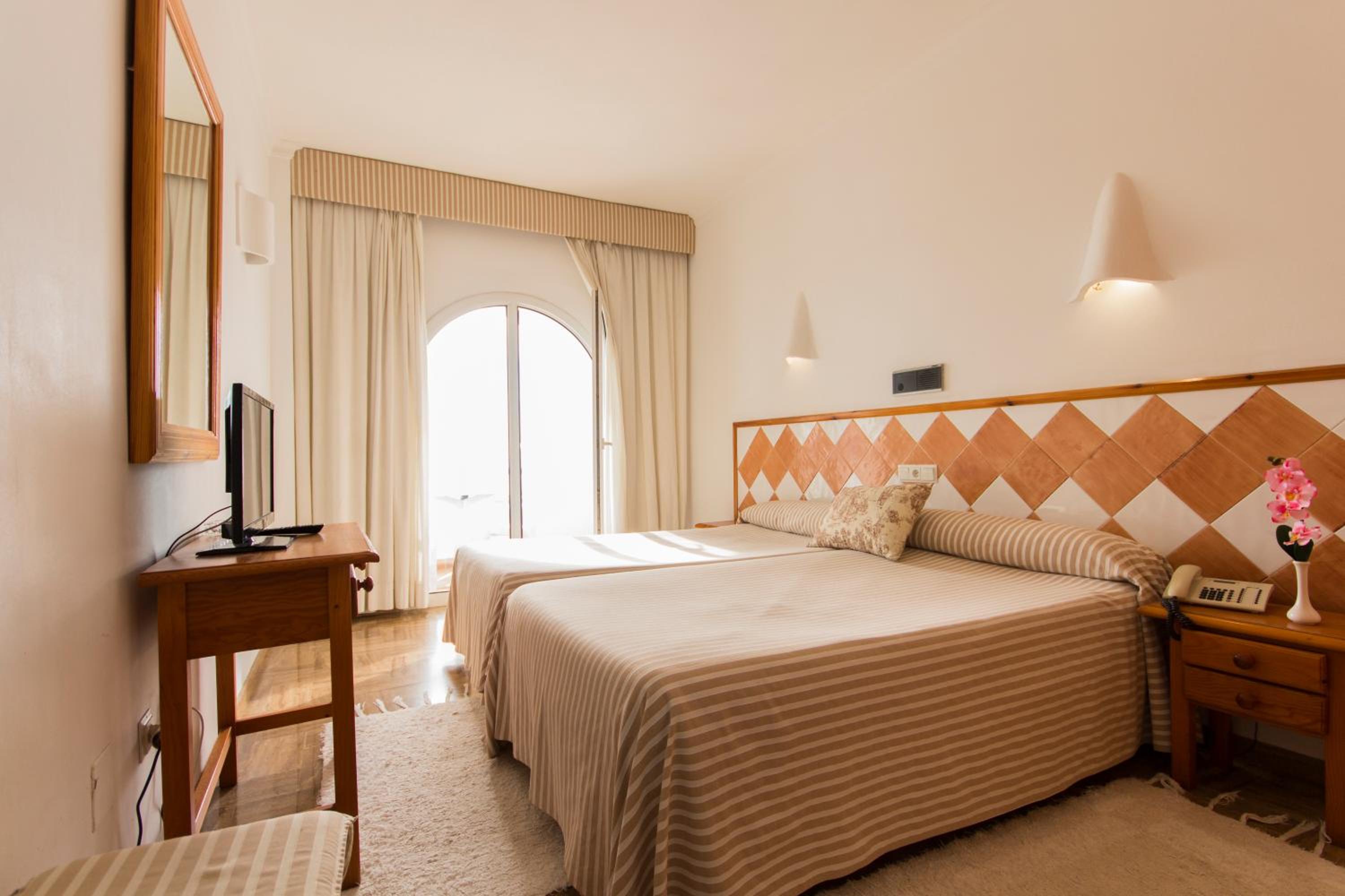 Habitación Doble o con Dos Camas