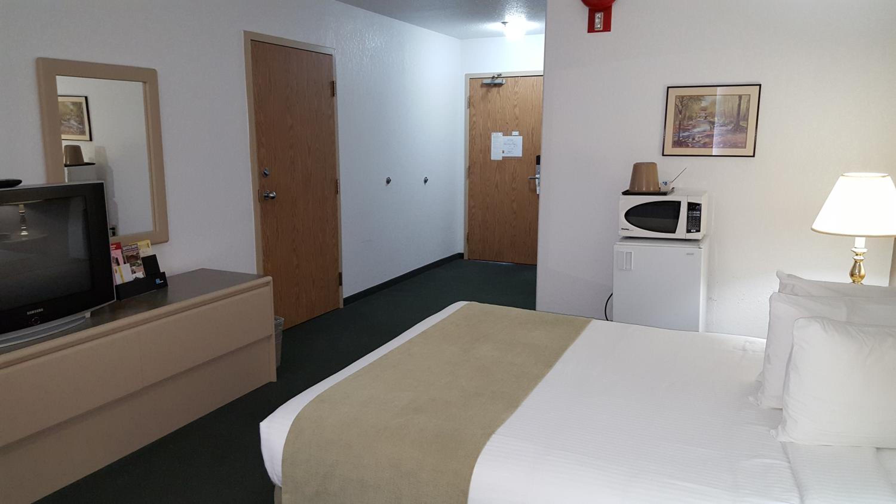 Queen Room - Disability Access - Non-Smoking photo 2