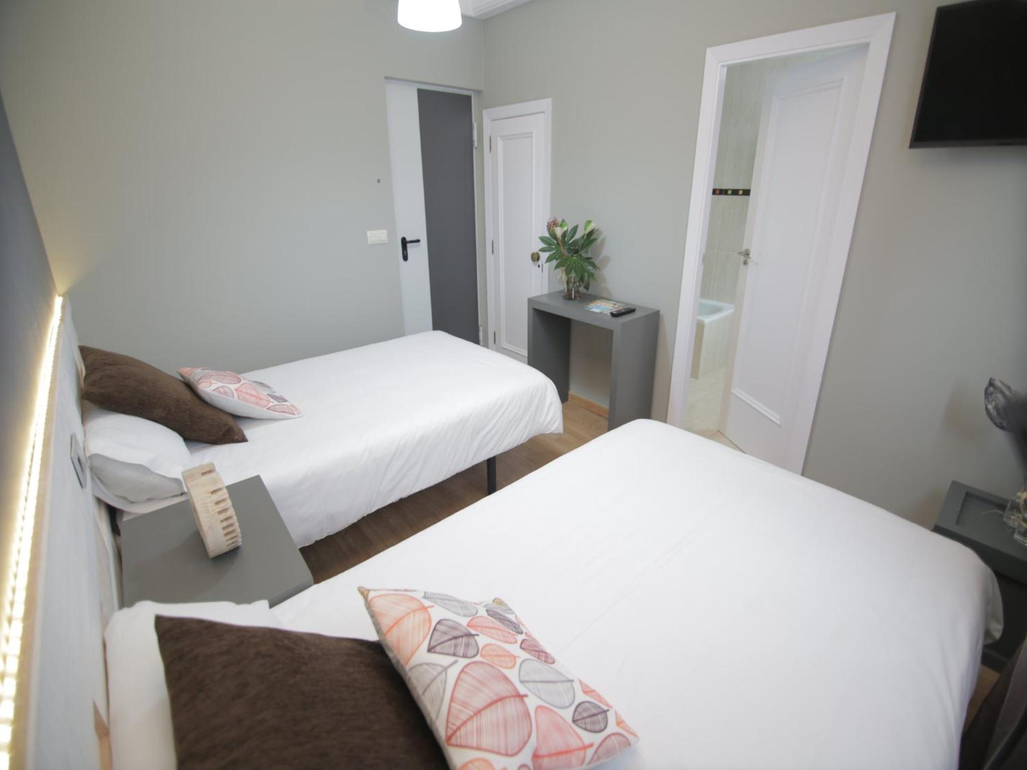 Economy Double or Twin Room photo 3