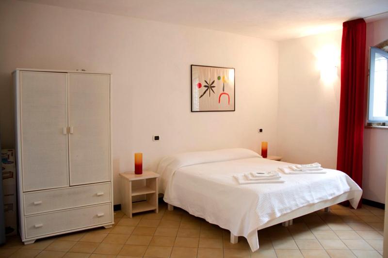 Large Double or Twin Room - Photo 3