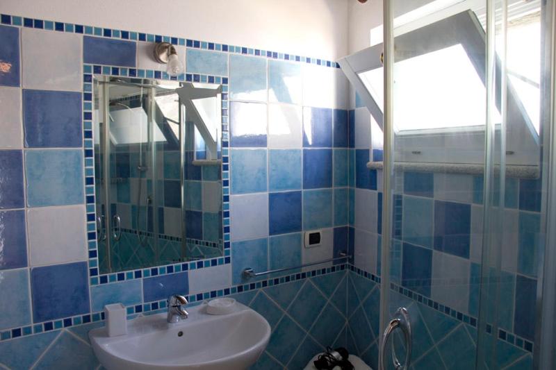 Single Room with Private Bathroom photo 3