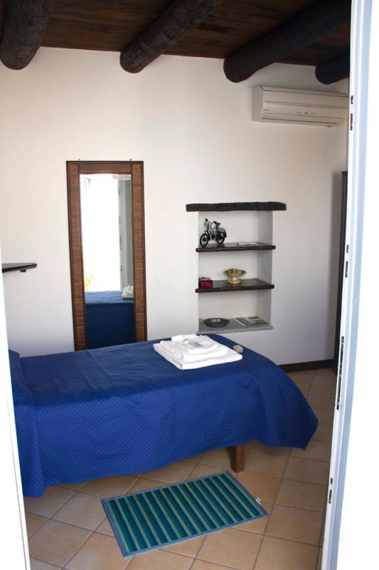 Single Room with Private Bathroom photo 1