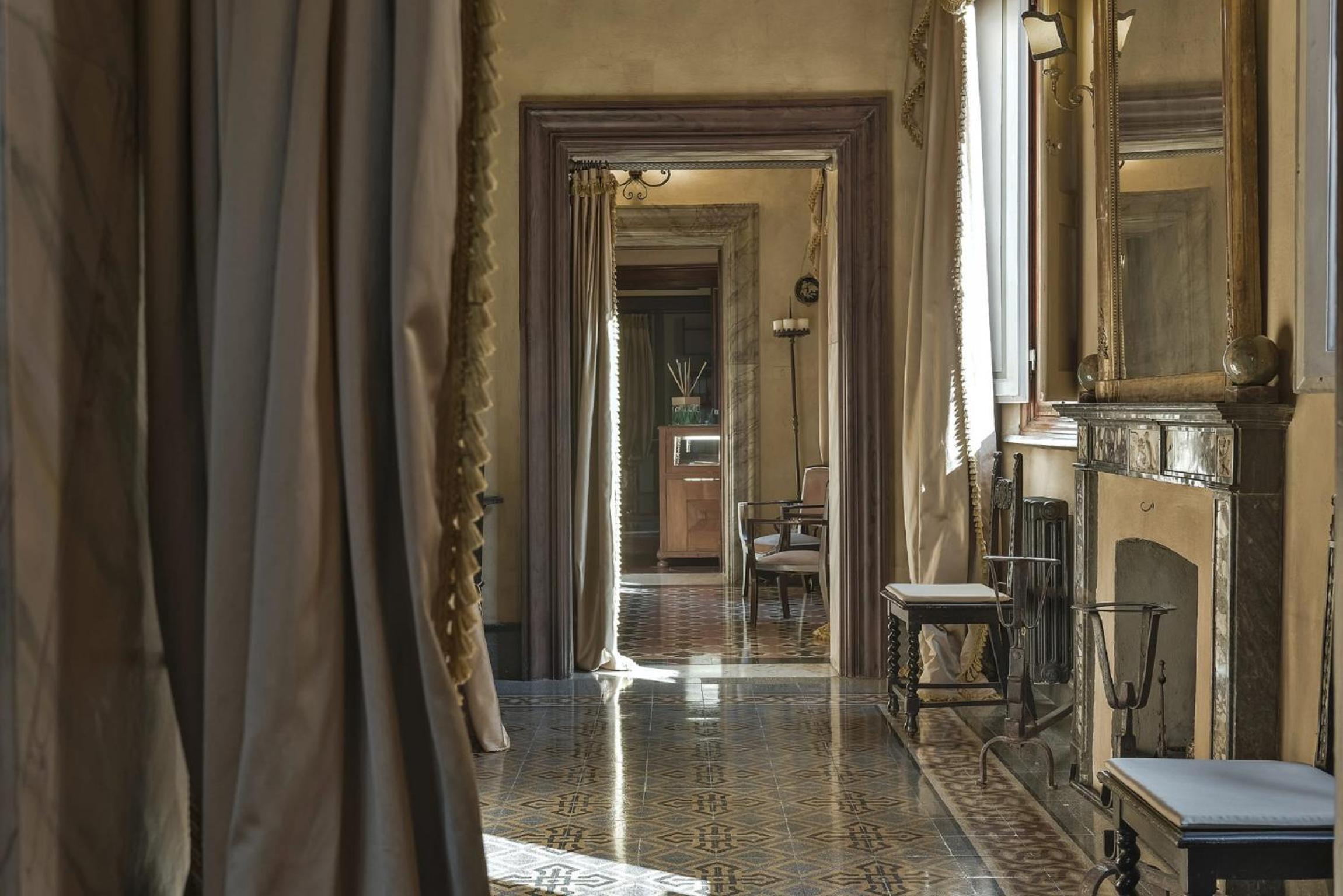 Imperial Suite - Photo 6