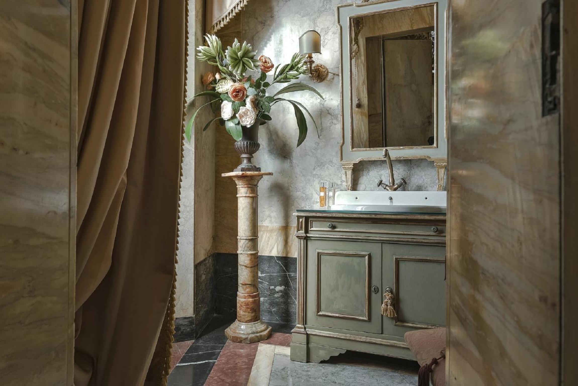 Imperial Suite - Photo 14