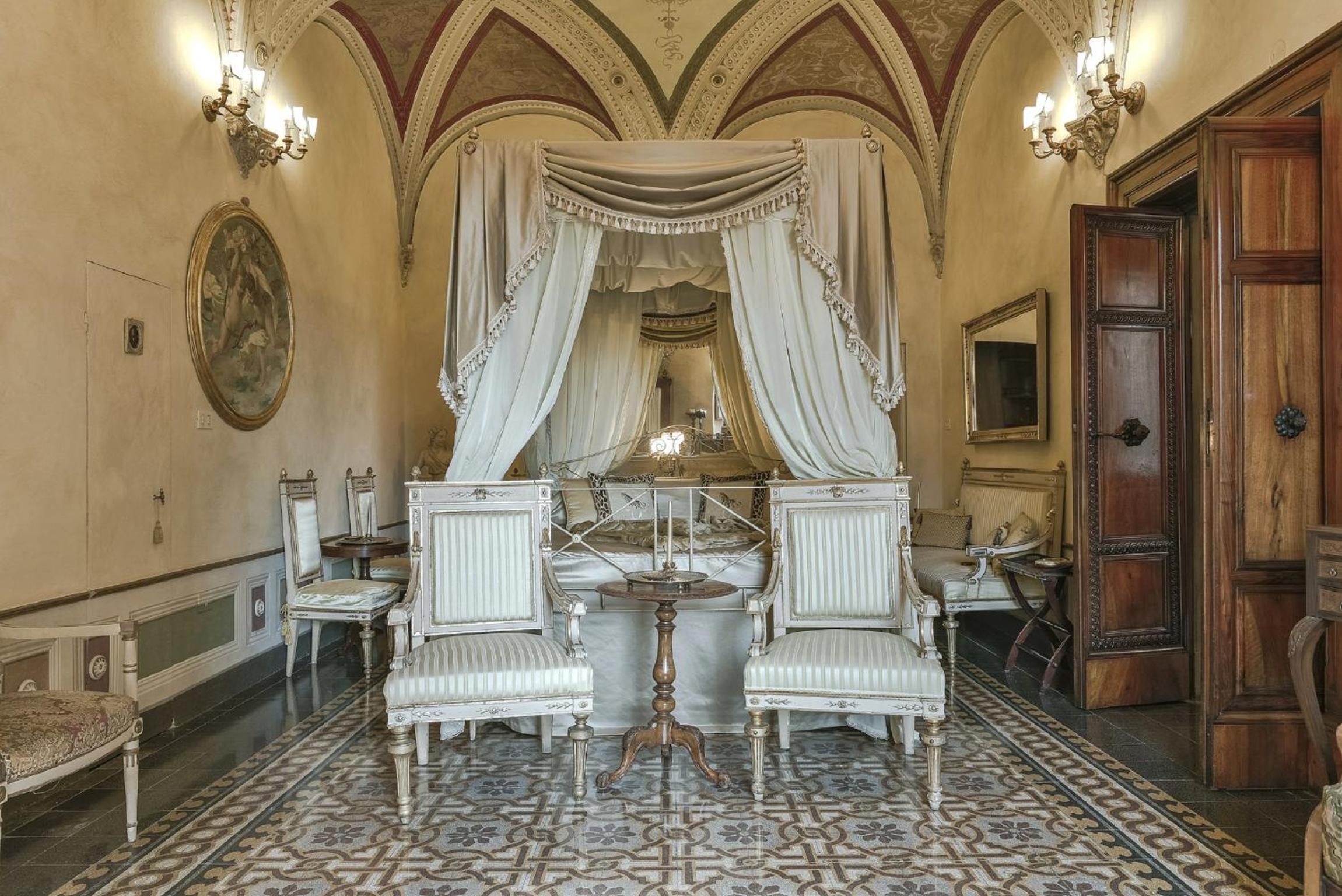 Imperial Suite - Photo 2