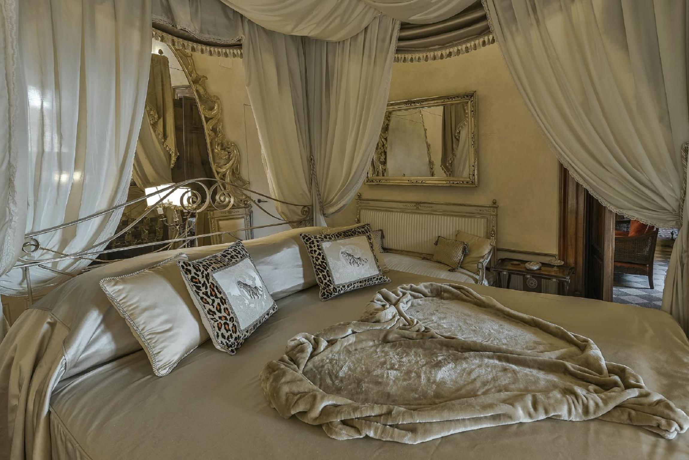 Imperial Suite - Photo 5