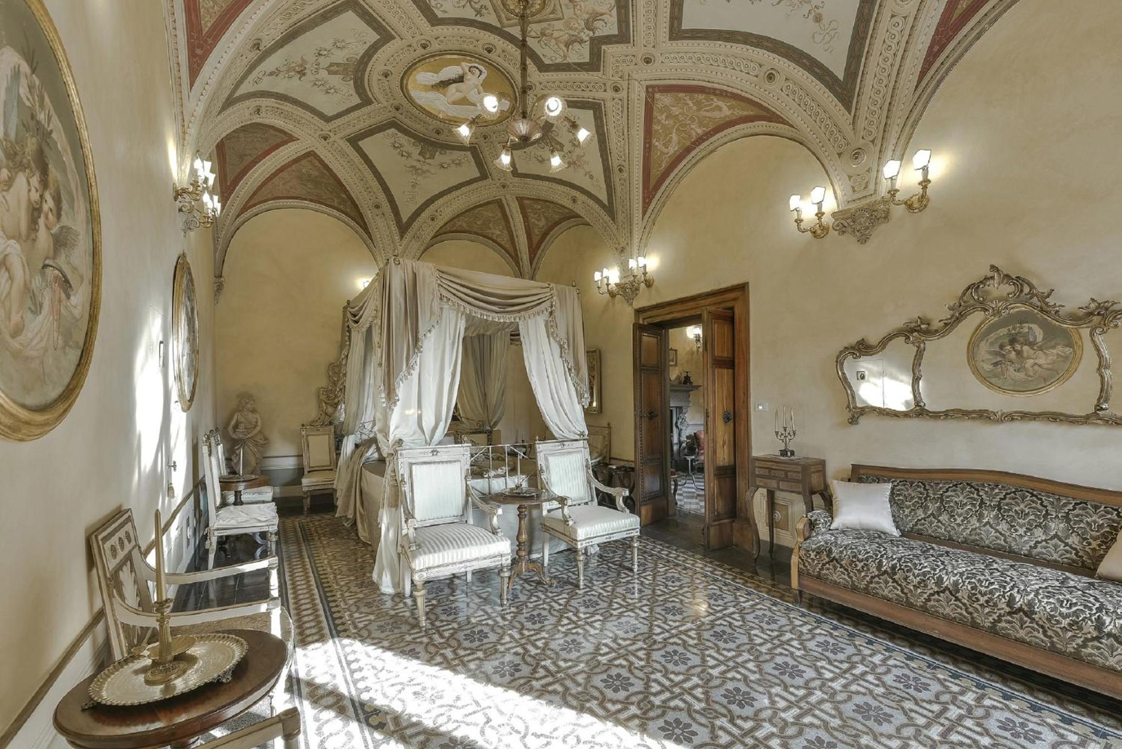 Imperial Suite - Photo 25