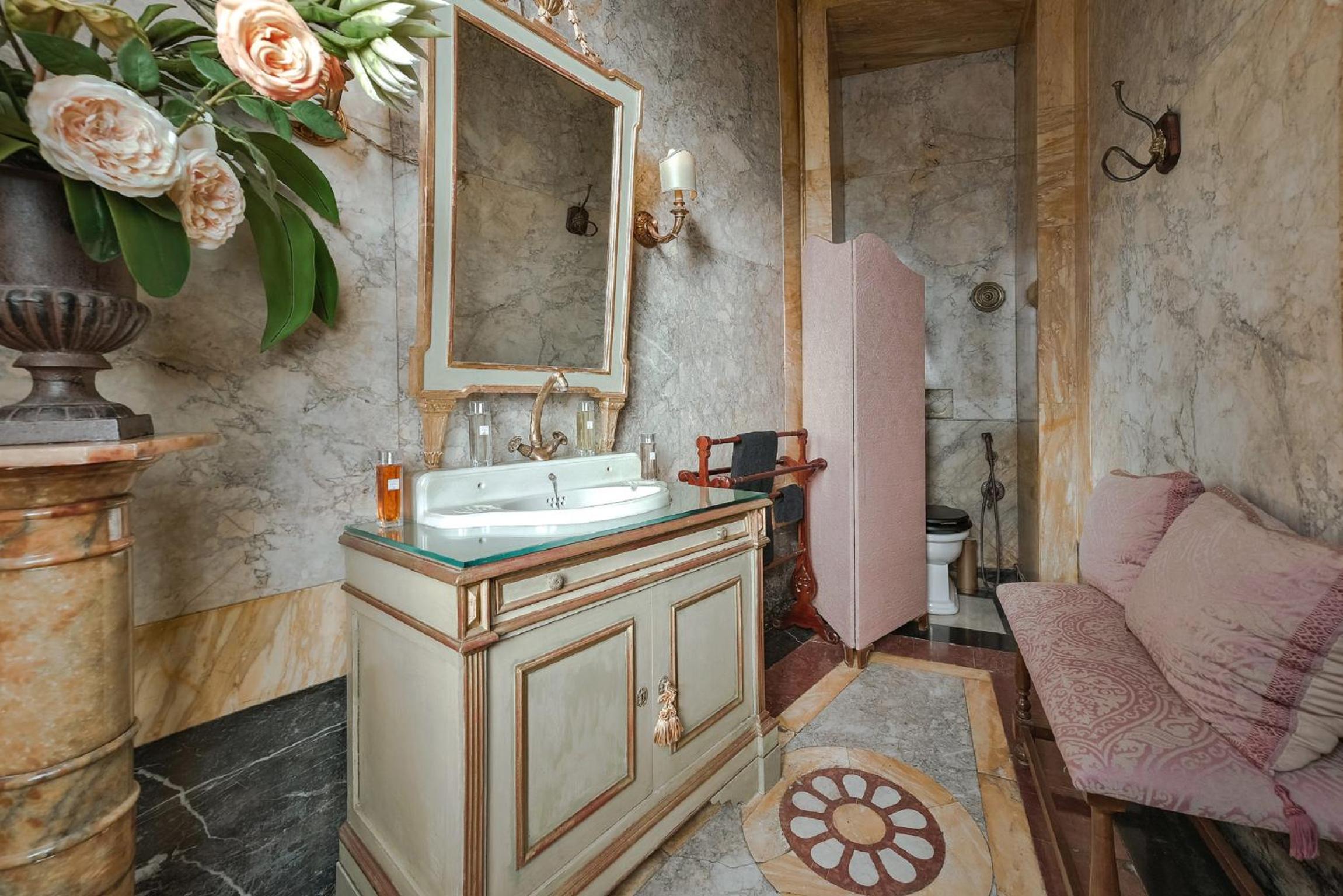 Imperial Suite - Photo 9