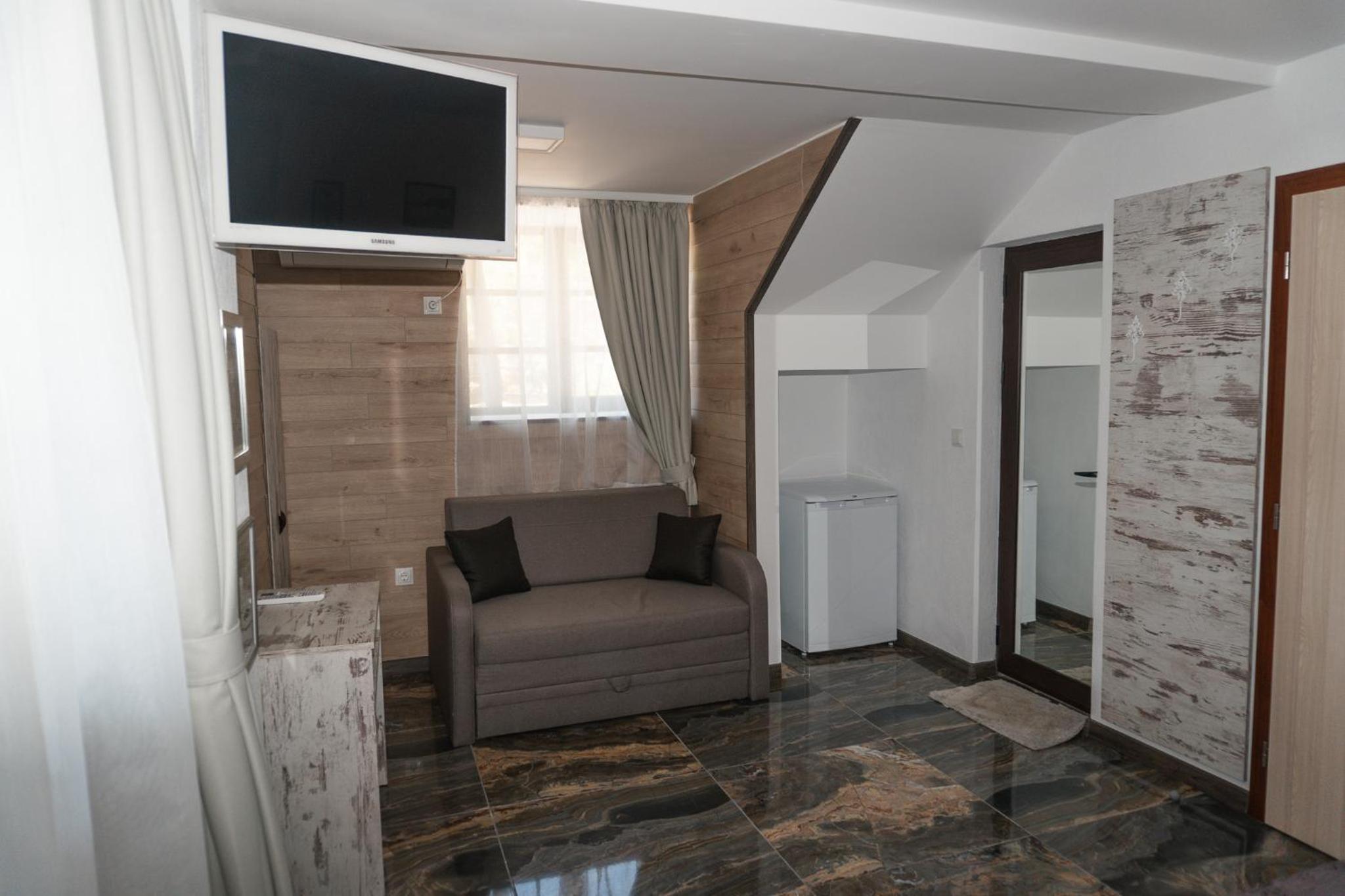 Deluxe Room (2 Adults + 1 Child) photo 3
