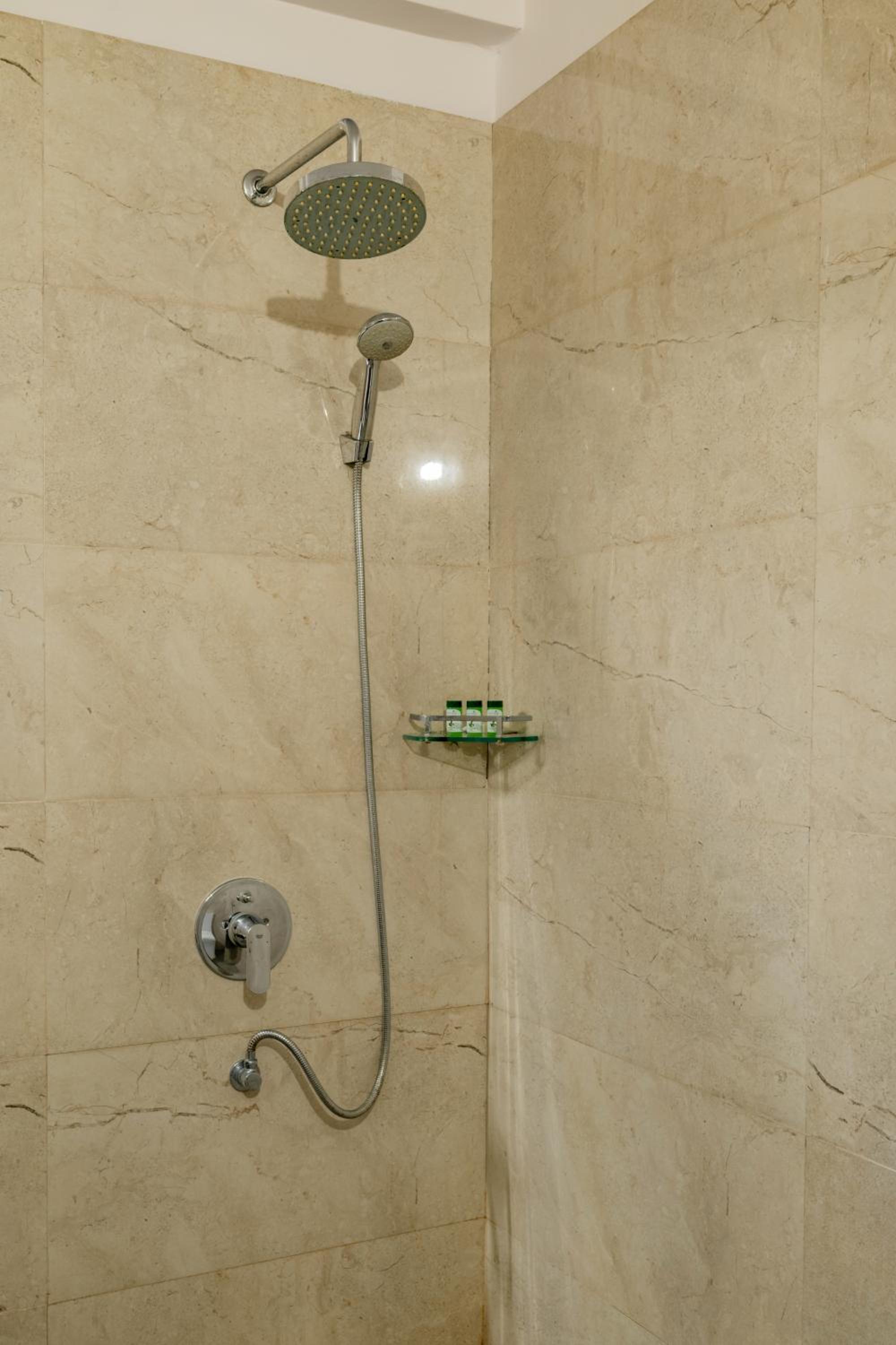 King Suite - Photo 8