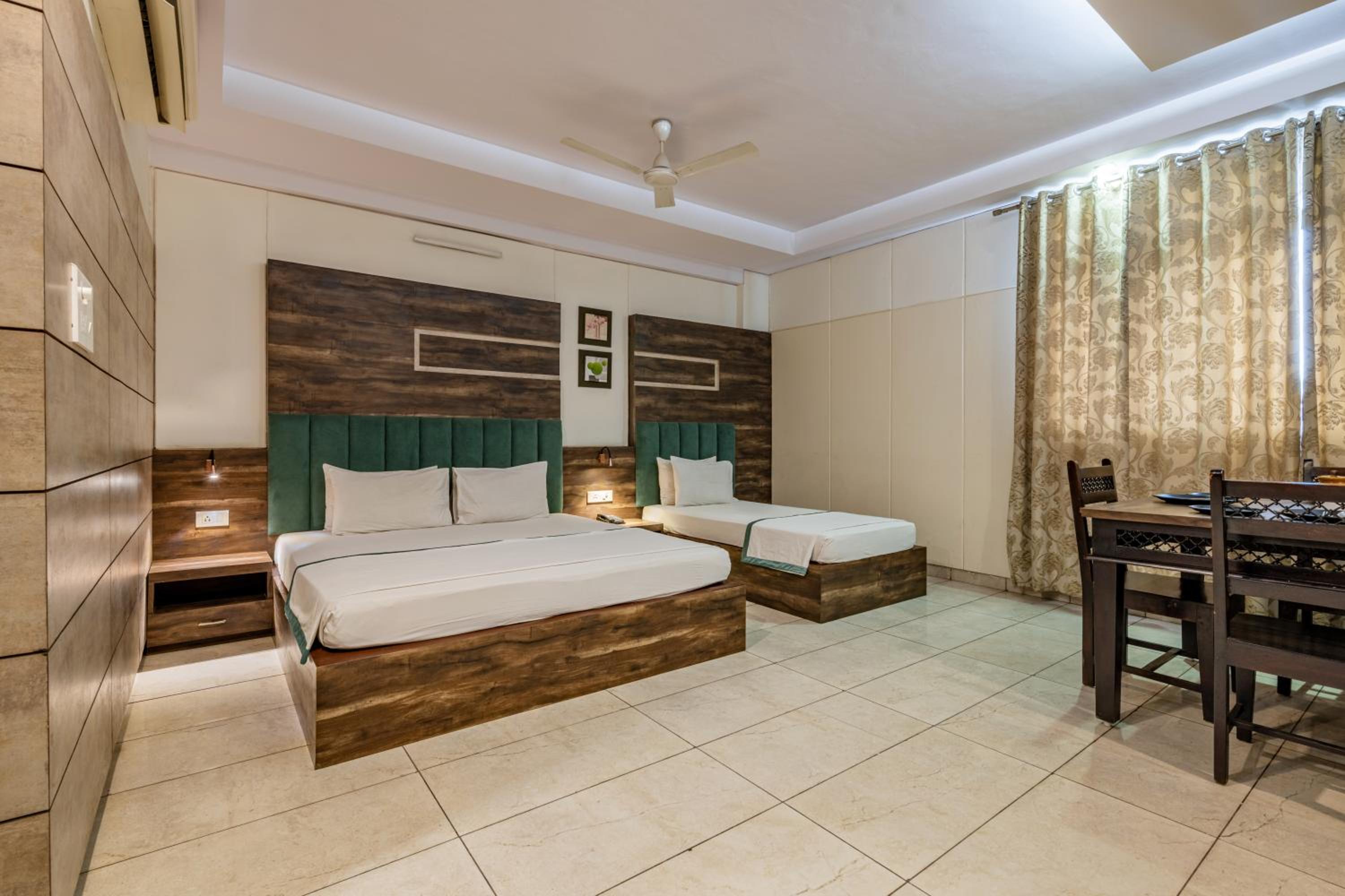 King Suite - Photo 7
