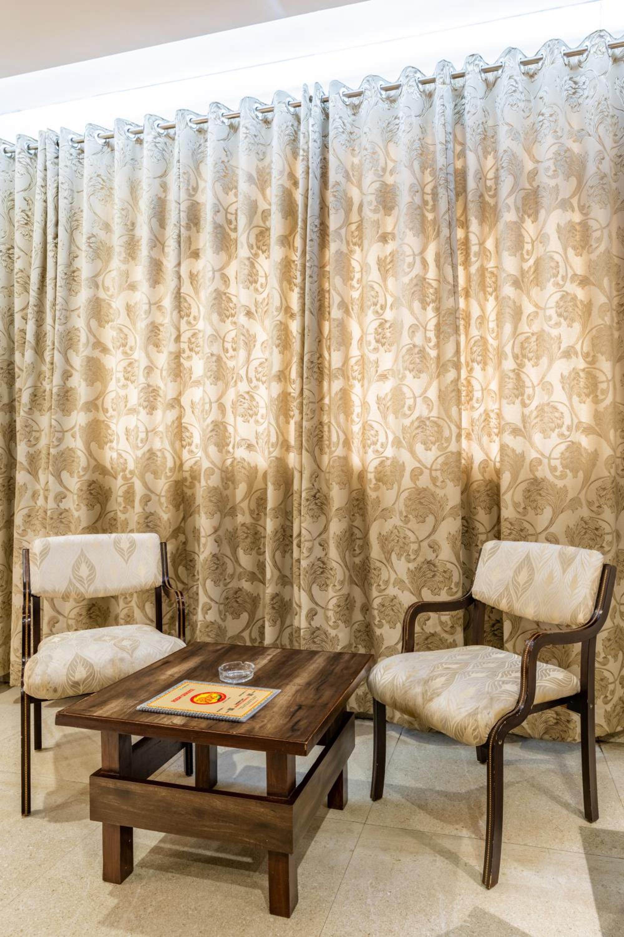 Deluxe King Room - Photo 5