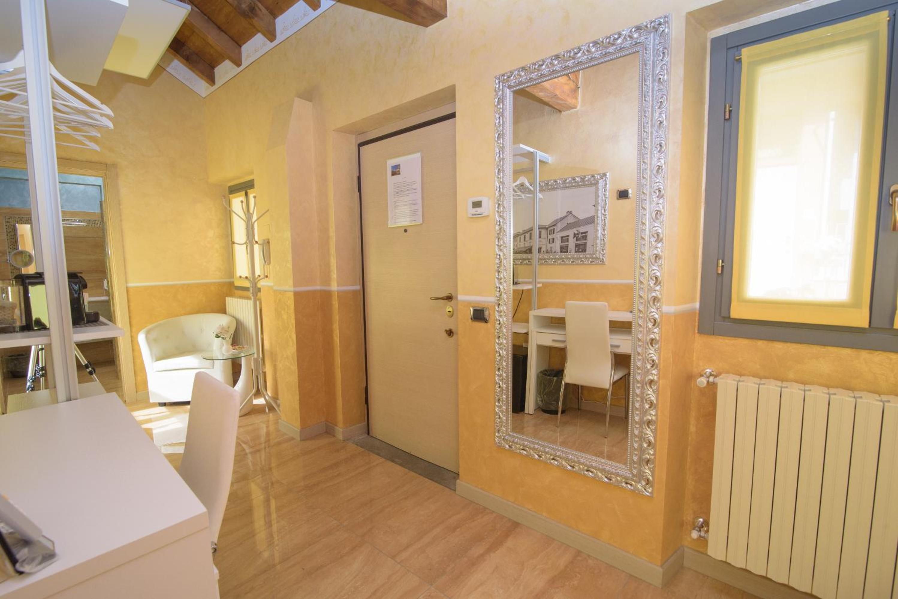 Double Room with Balcony photo 3