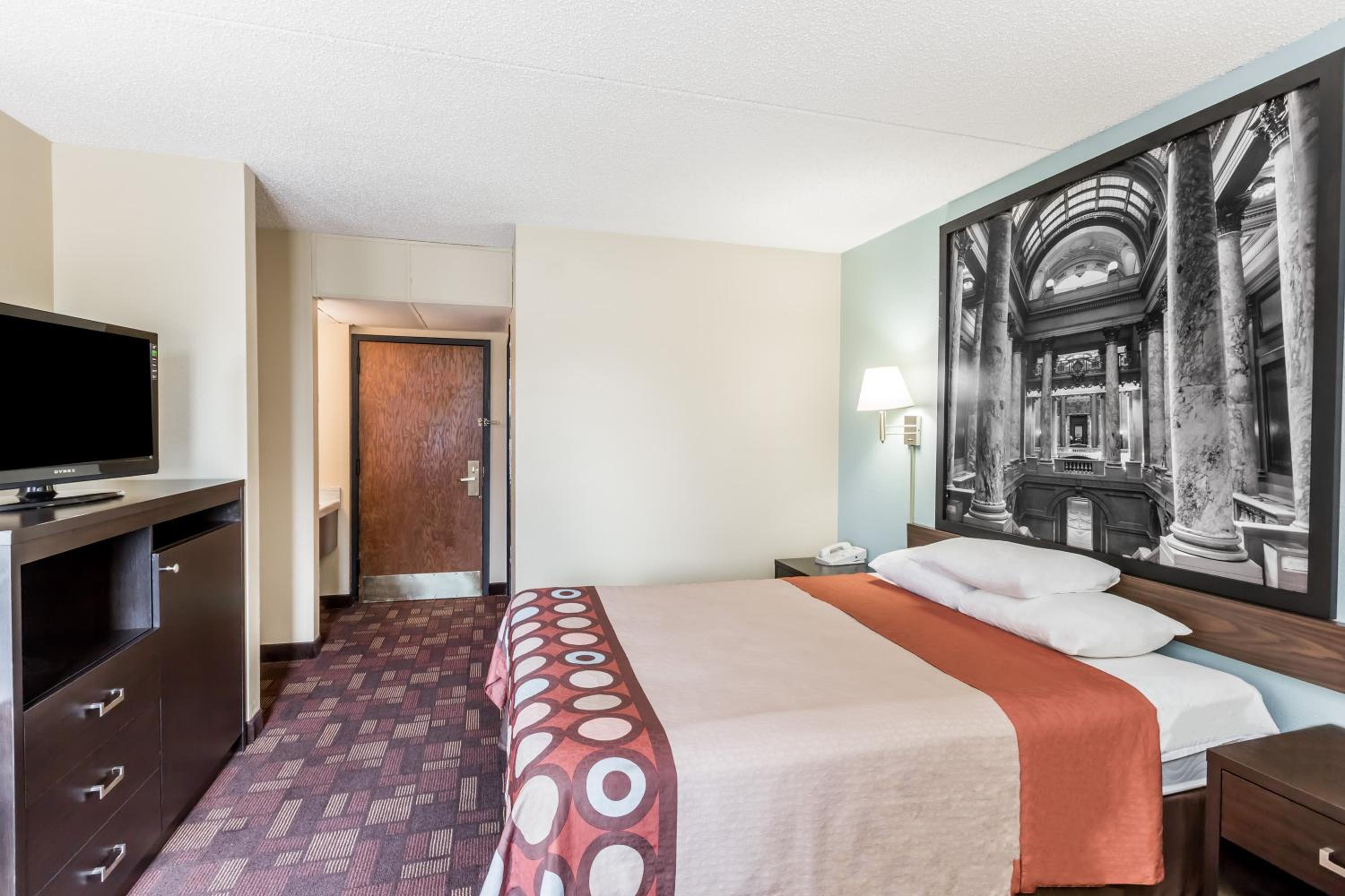 Queen Room with Two Queen Beds - Pet Friendly/Non-Smoking - Photo 1