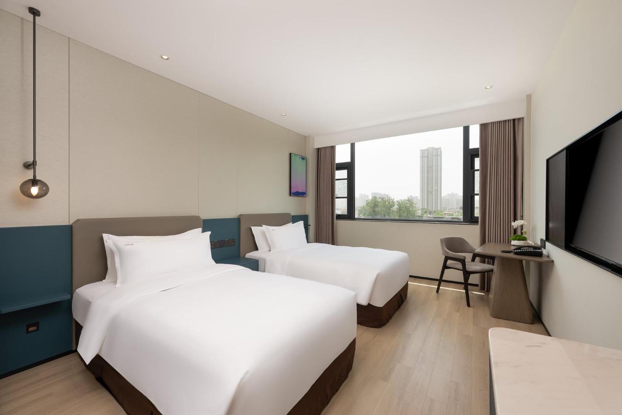 Standard Twin Room - East Wing - Photo 2