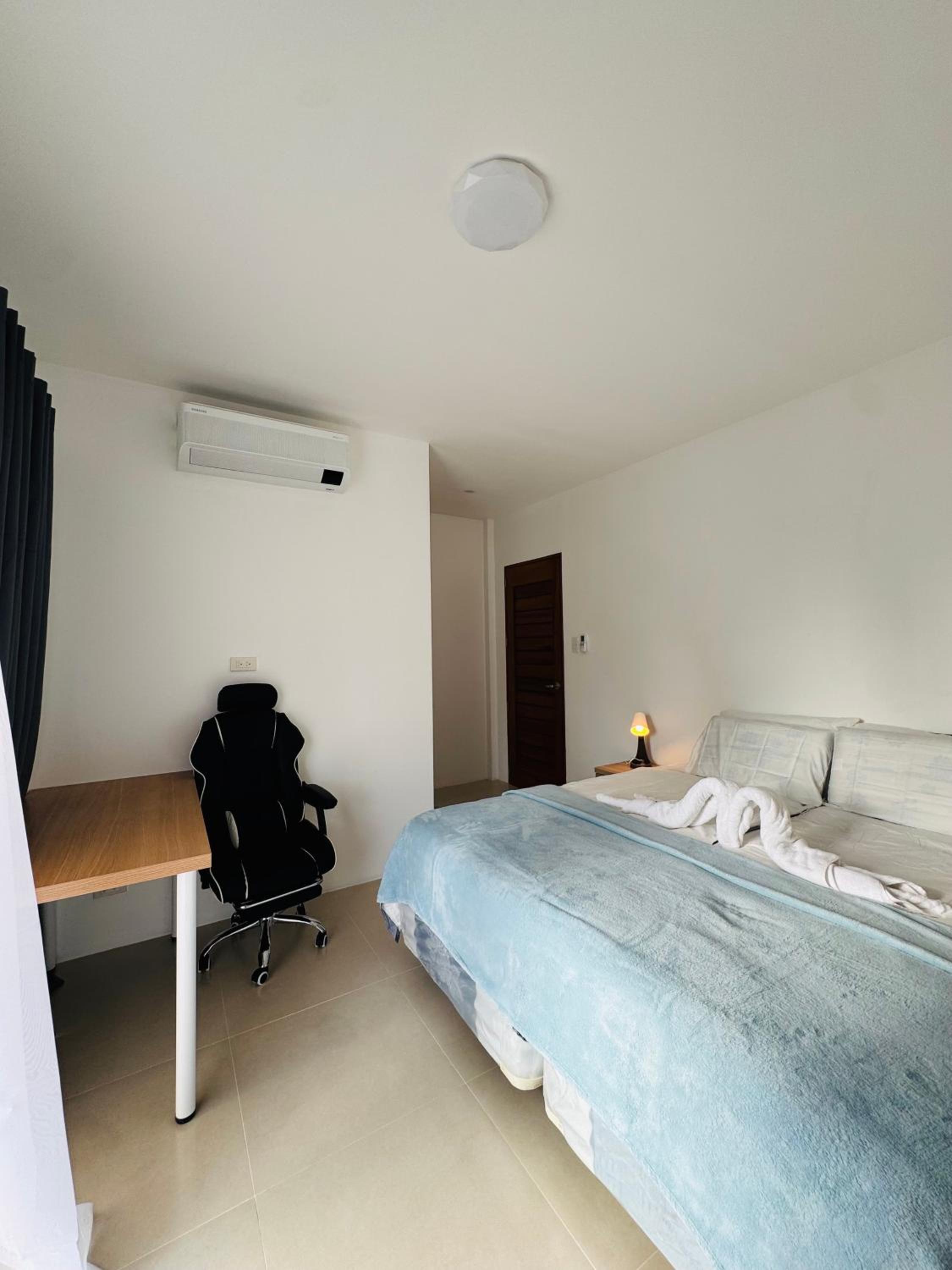 Double Room with Balcony (2 Adults + 1 Child) photo 3