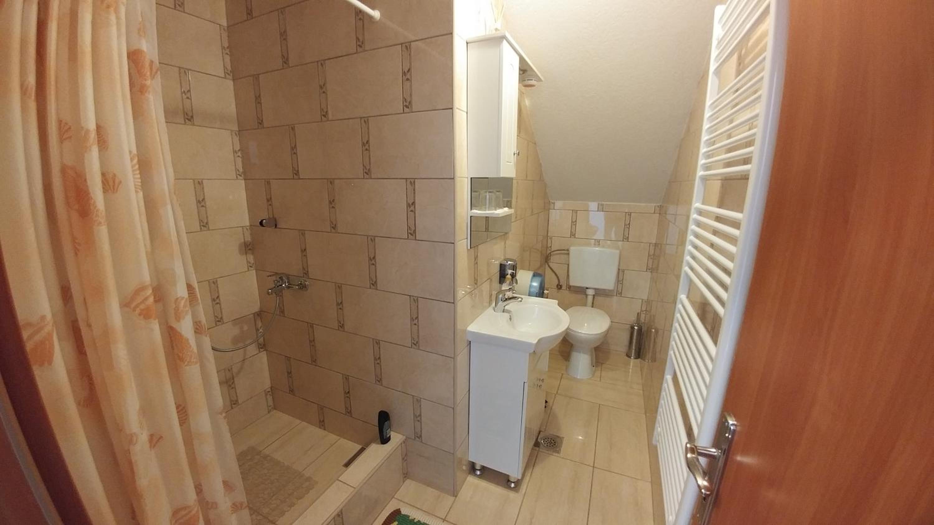 Double Room - Photo 2