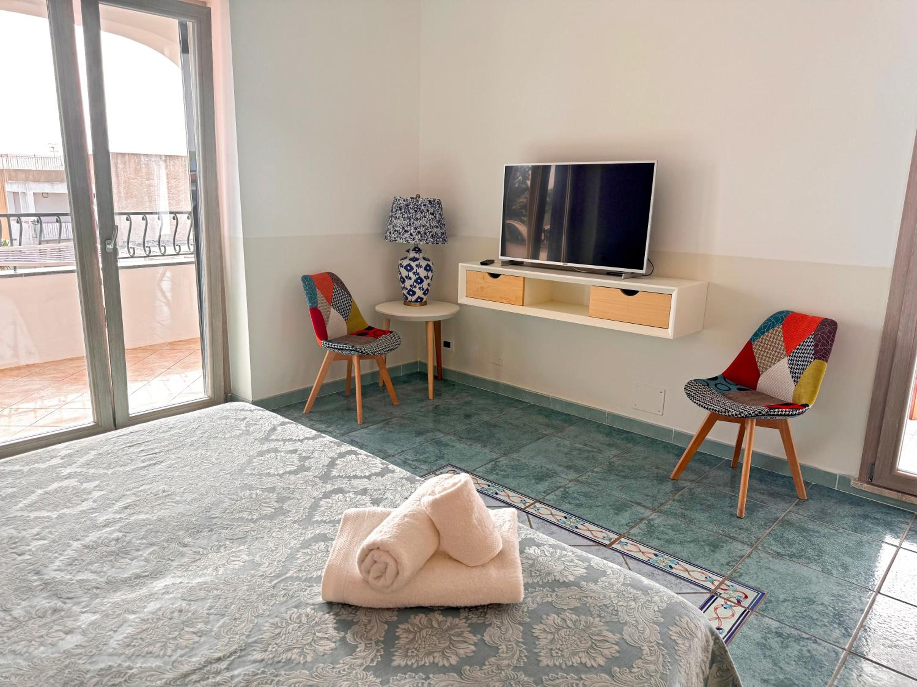Deluxe Double Room with Spa Bath  photo 2