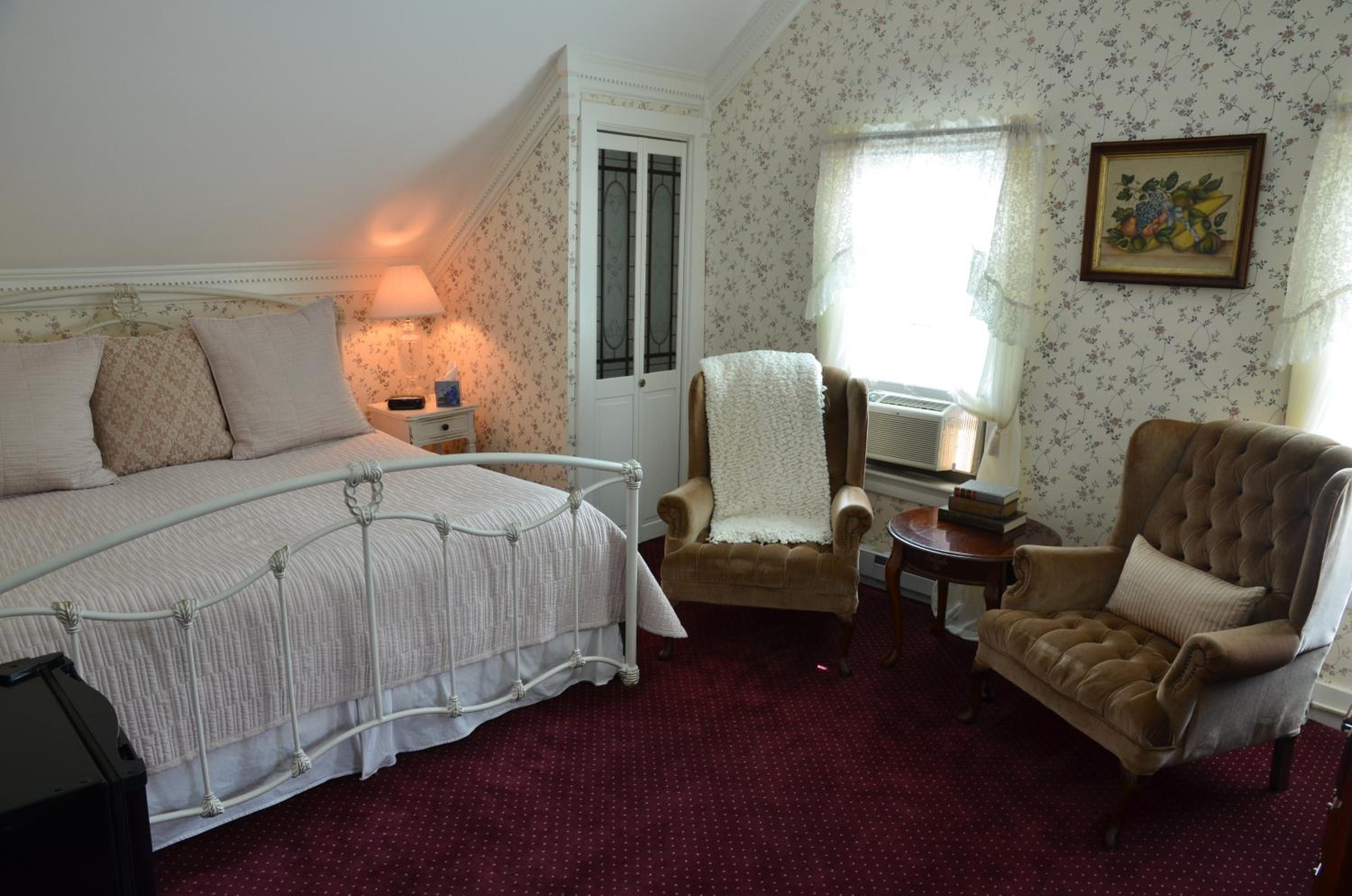King Room with Private Bathroom photo 2