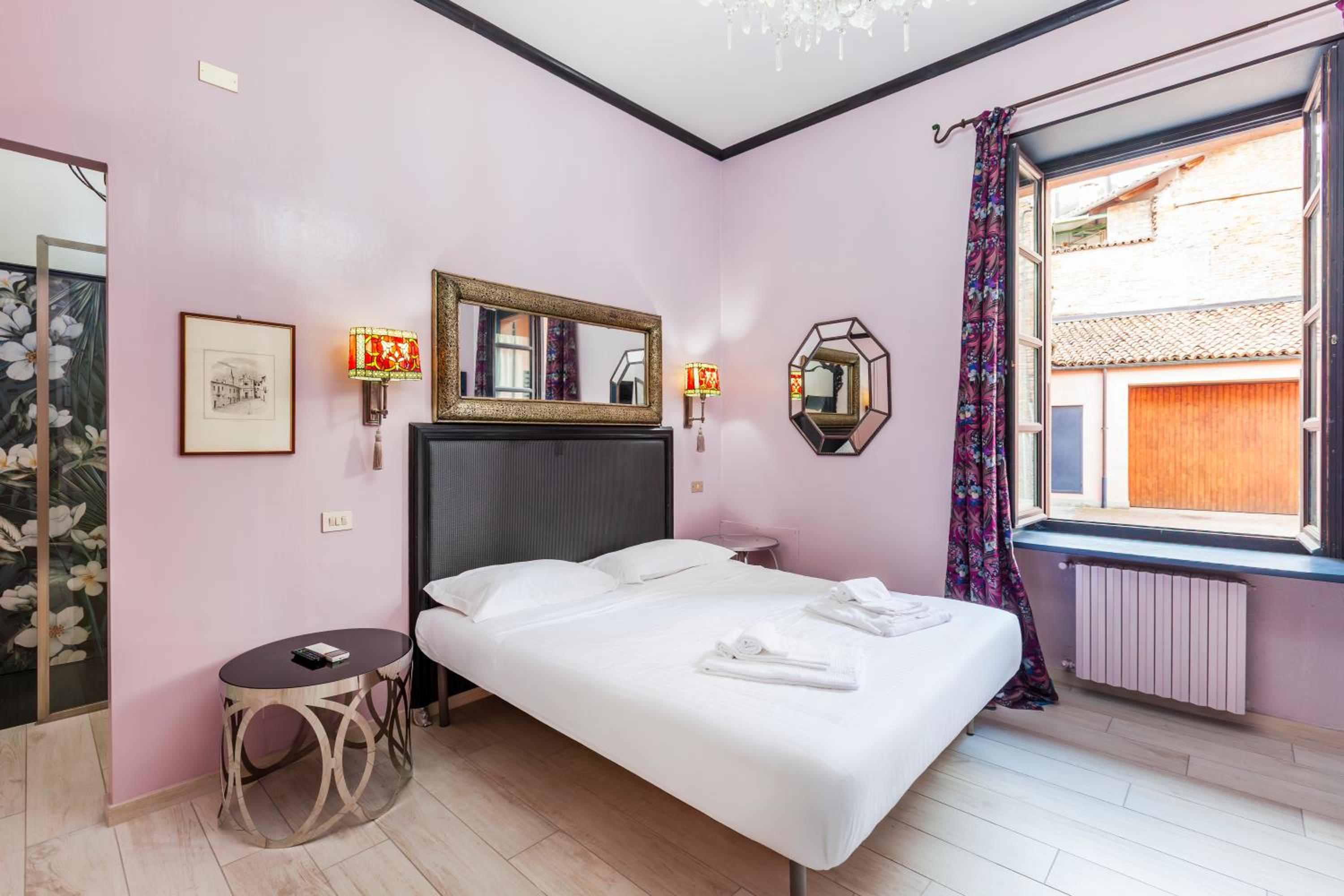 Deluxe Double Room with Shower