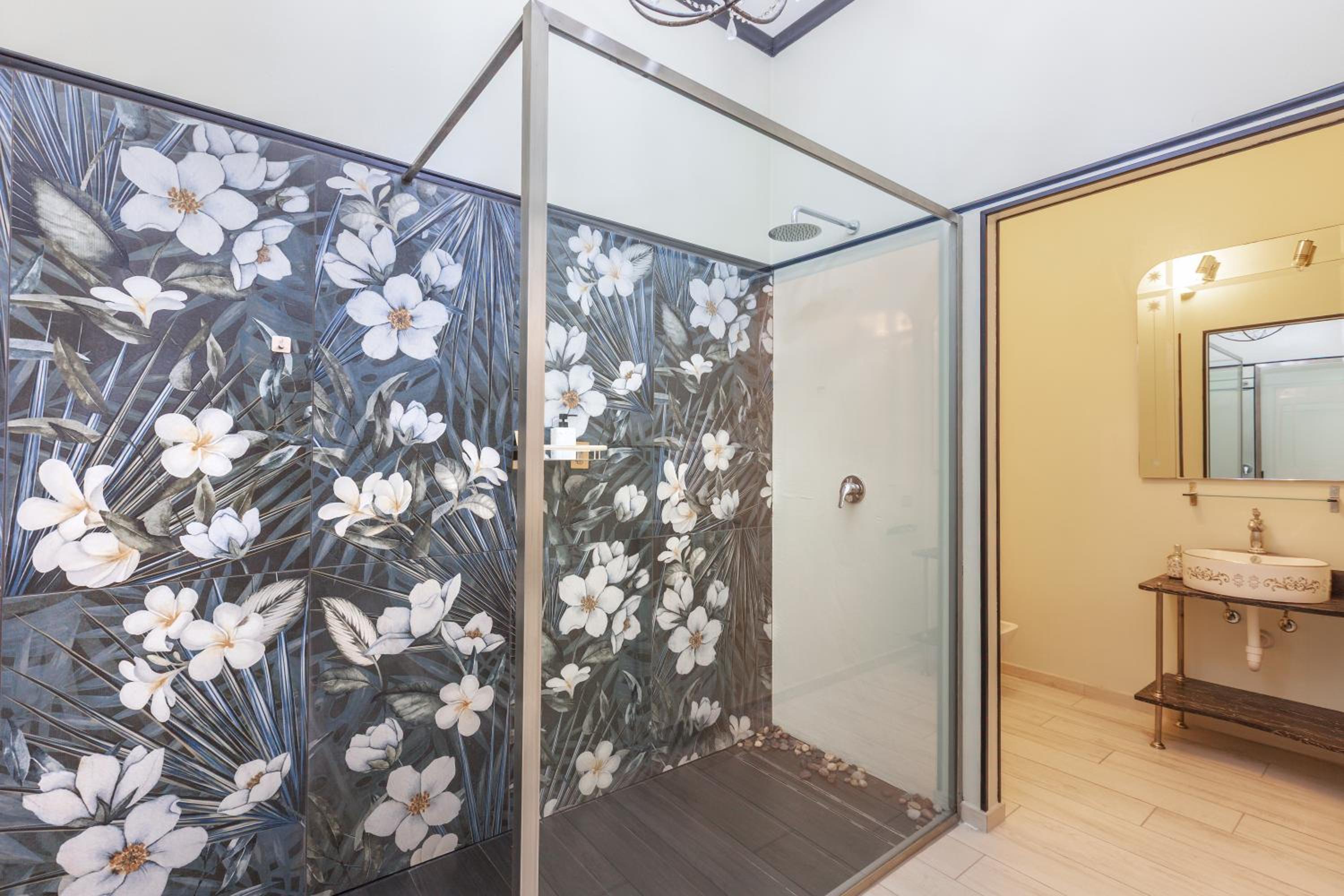Deluxe Double Room with Shower