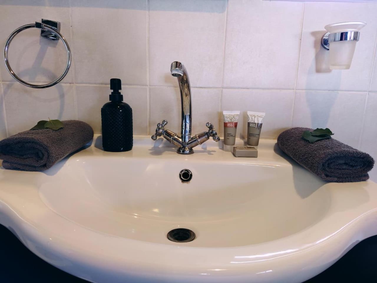 Deluxe King Suite photo 2