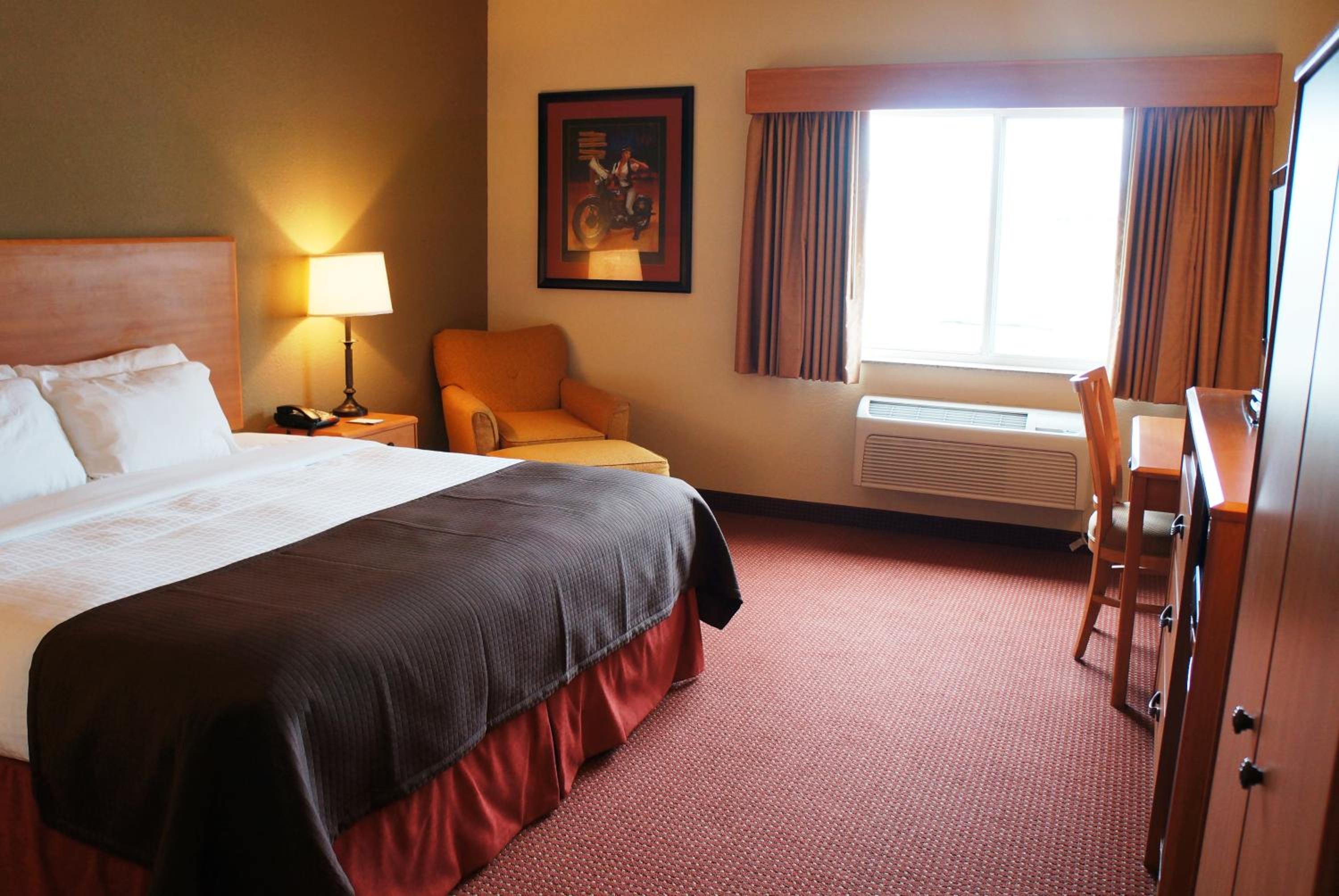 King Room with Roll-in Shower - Mobility Access/Non-Smoking photo 3