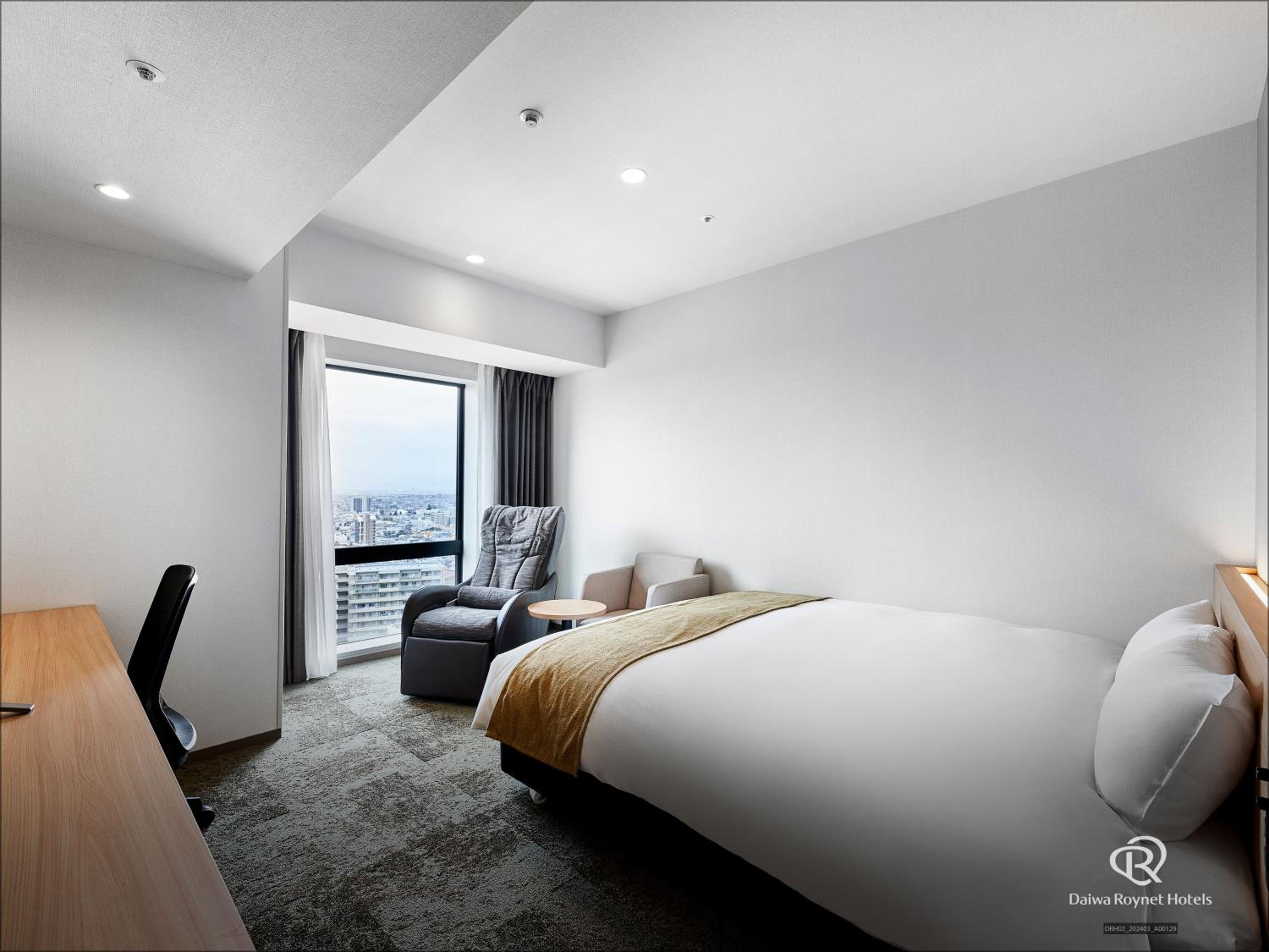 Deluxe Queen Room