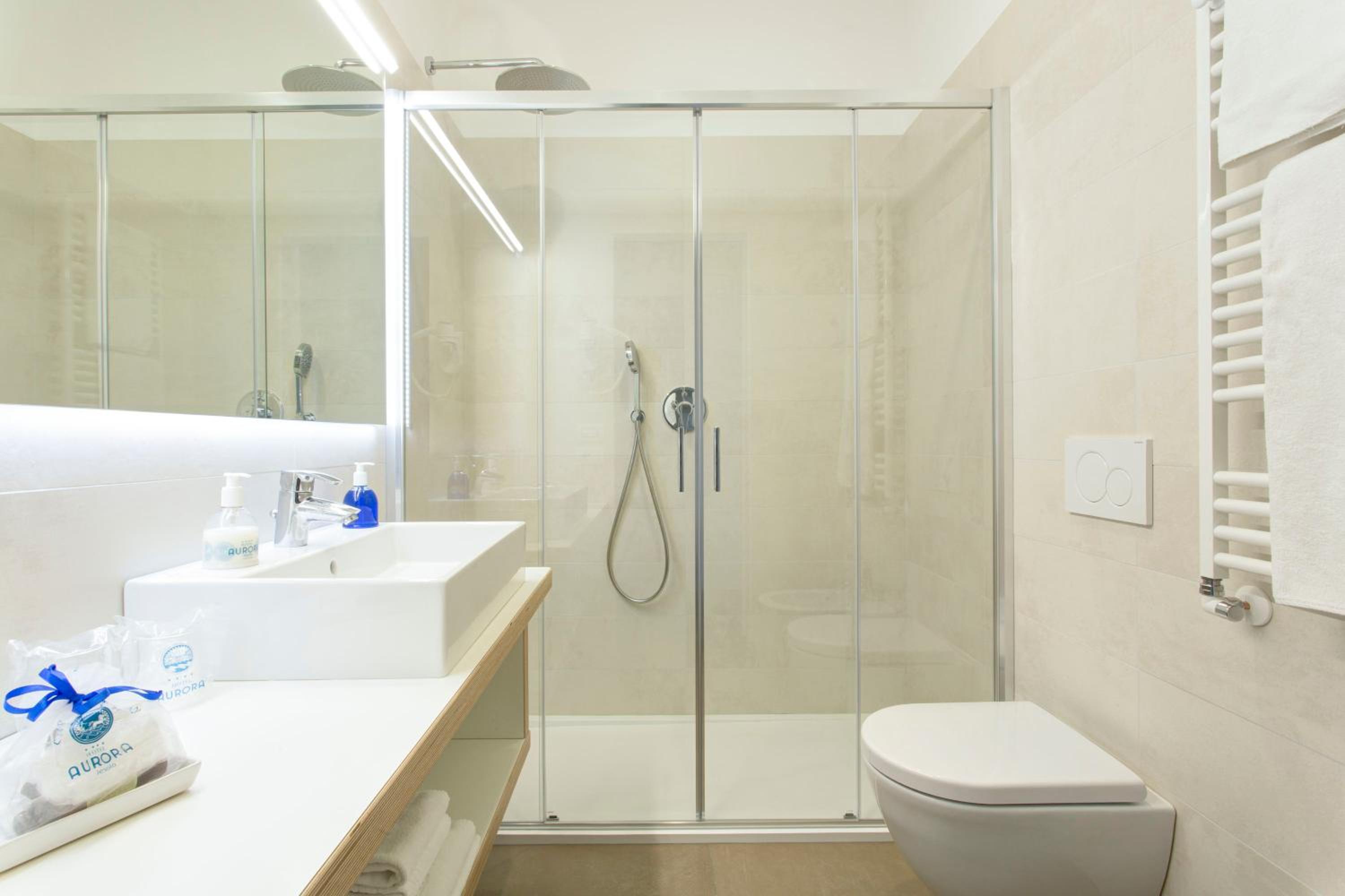 Deluxe Double or Twin Room with Sea View photo 2