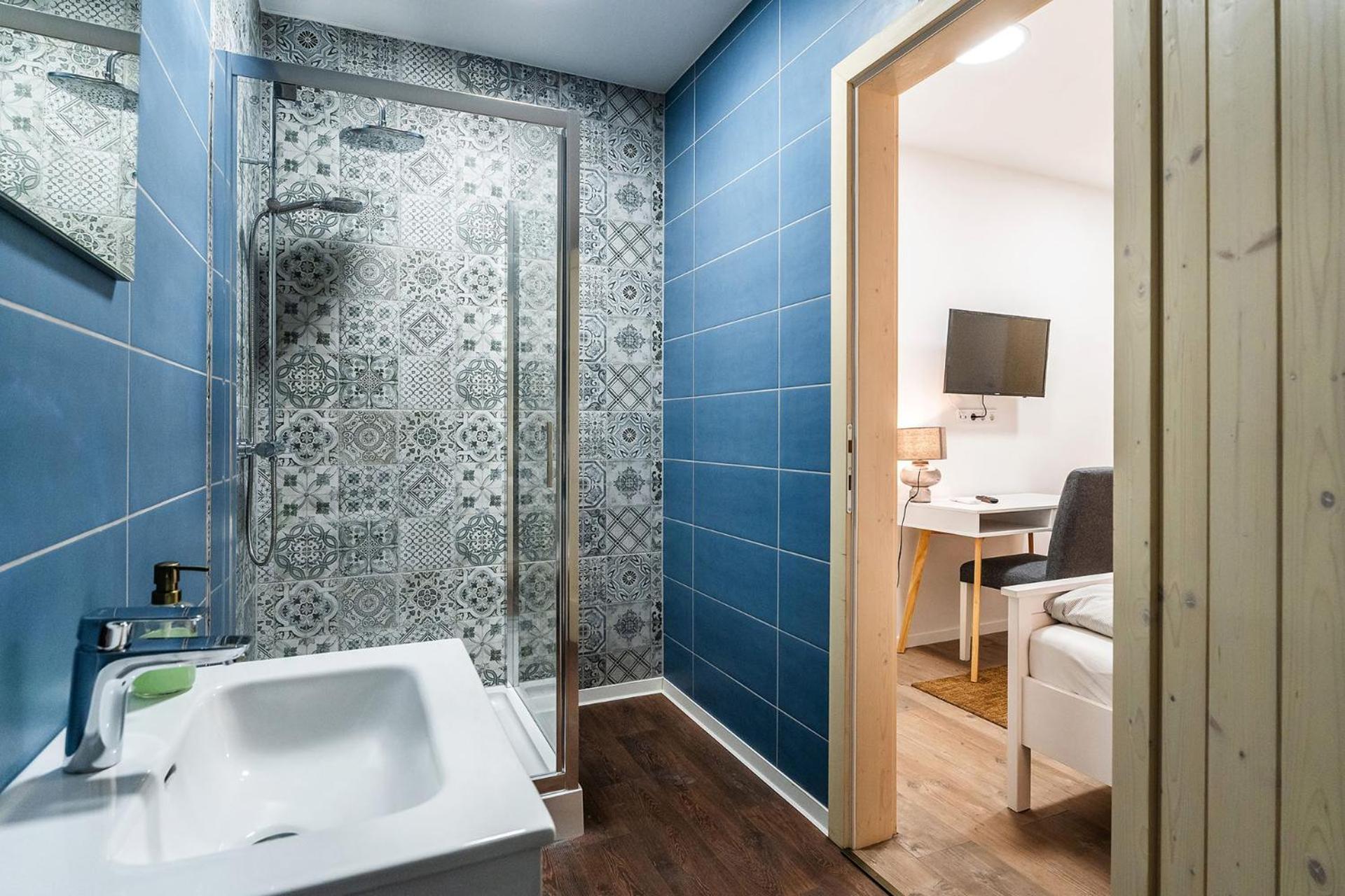 Twin Room with Private Bathroom photo 1