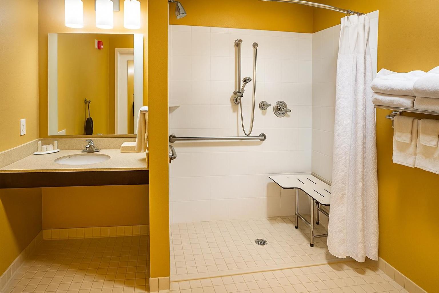 Studio with Two Queen Beds and Roll-In Shower - Mobility Accessible