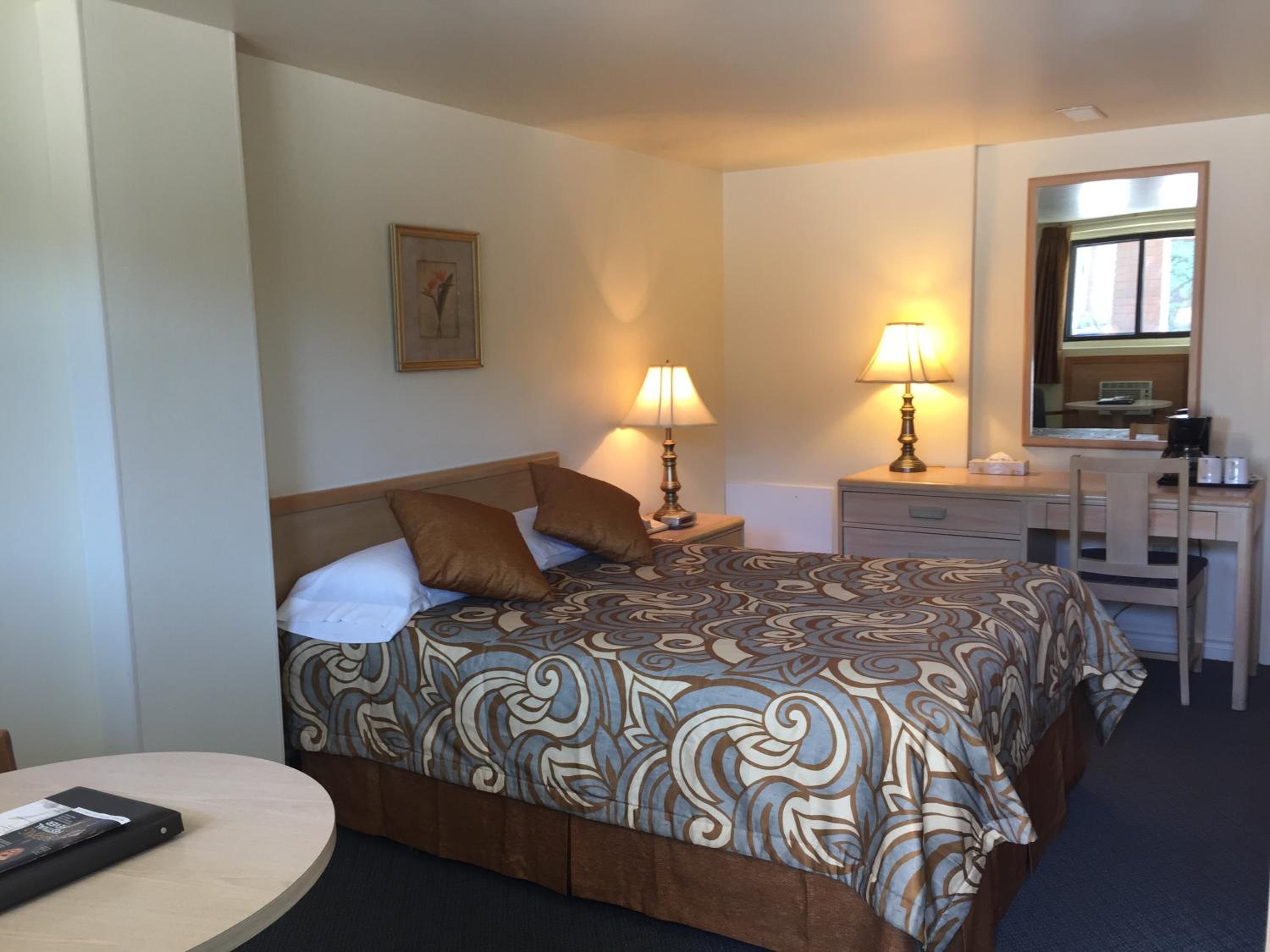 Standard Room with One Double Bed - Photo 1