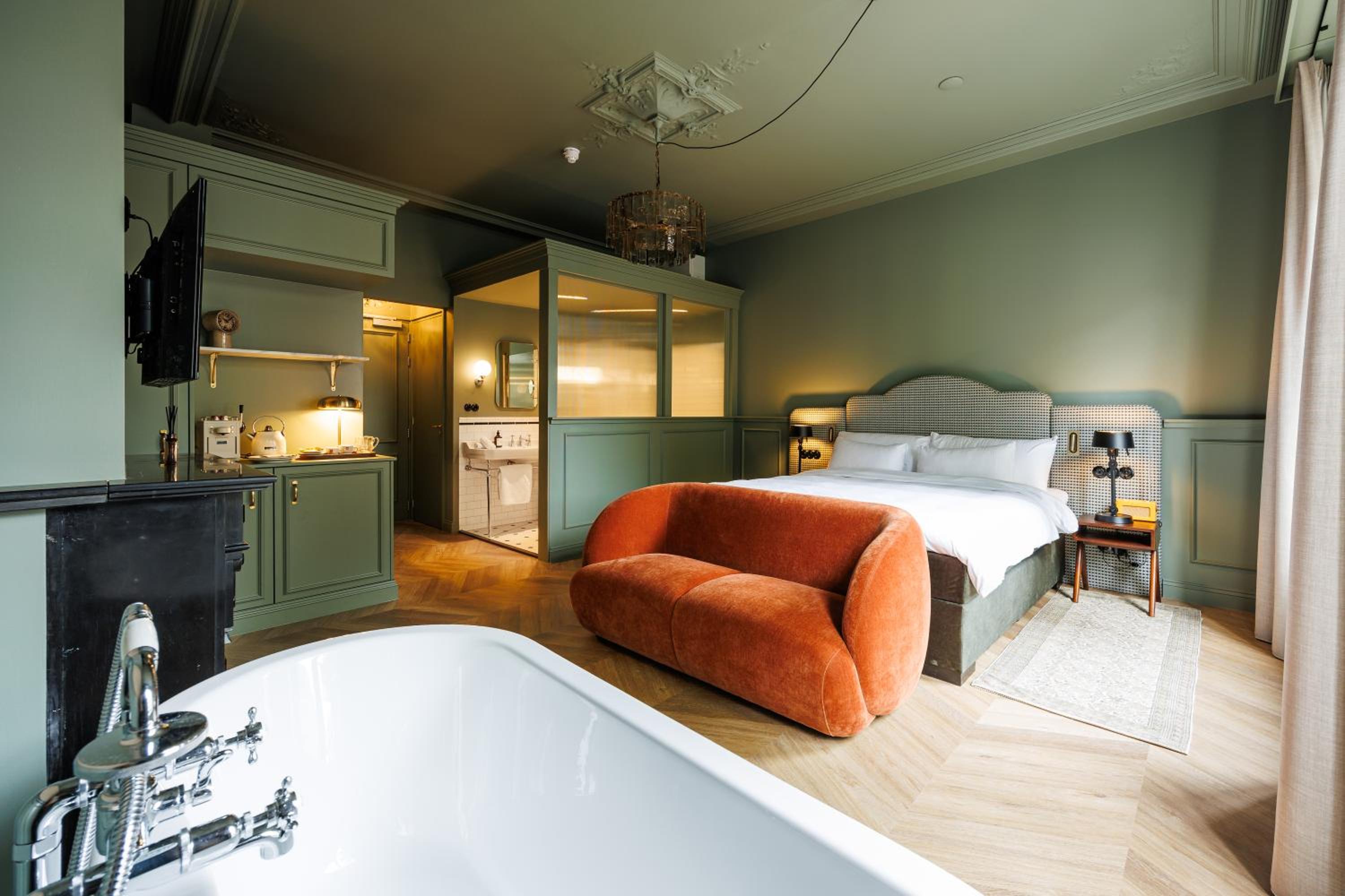 Deluxe Historic Suite photo 2