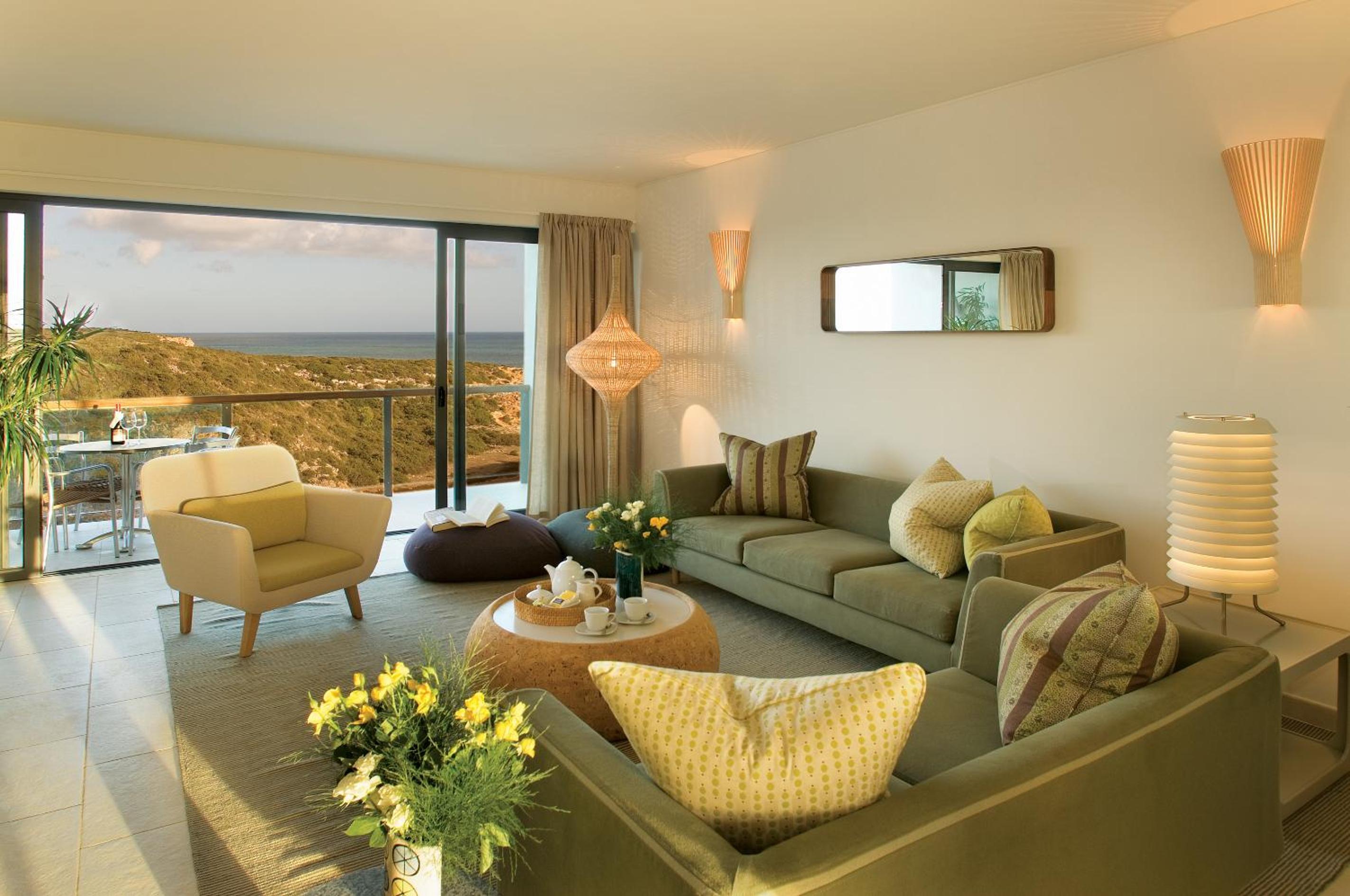 Two-Bedroom House With Bay View - Photo 1