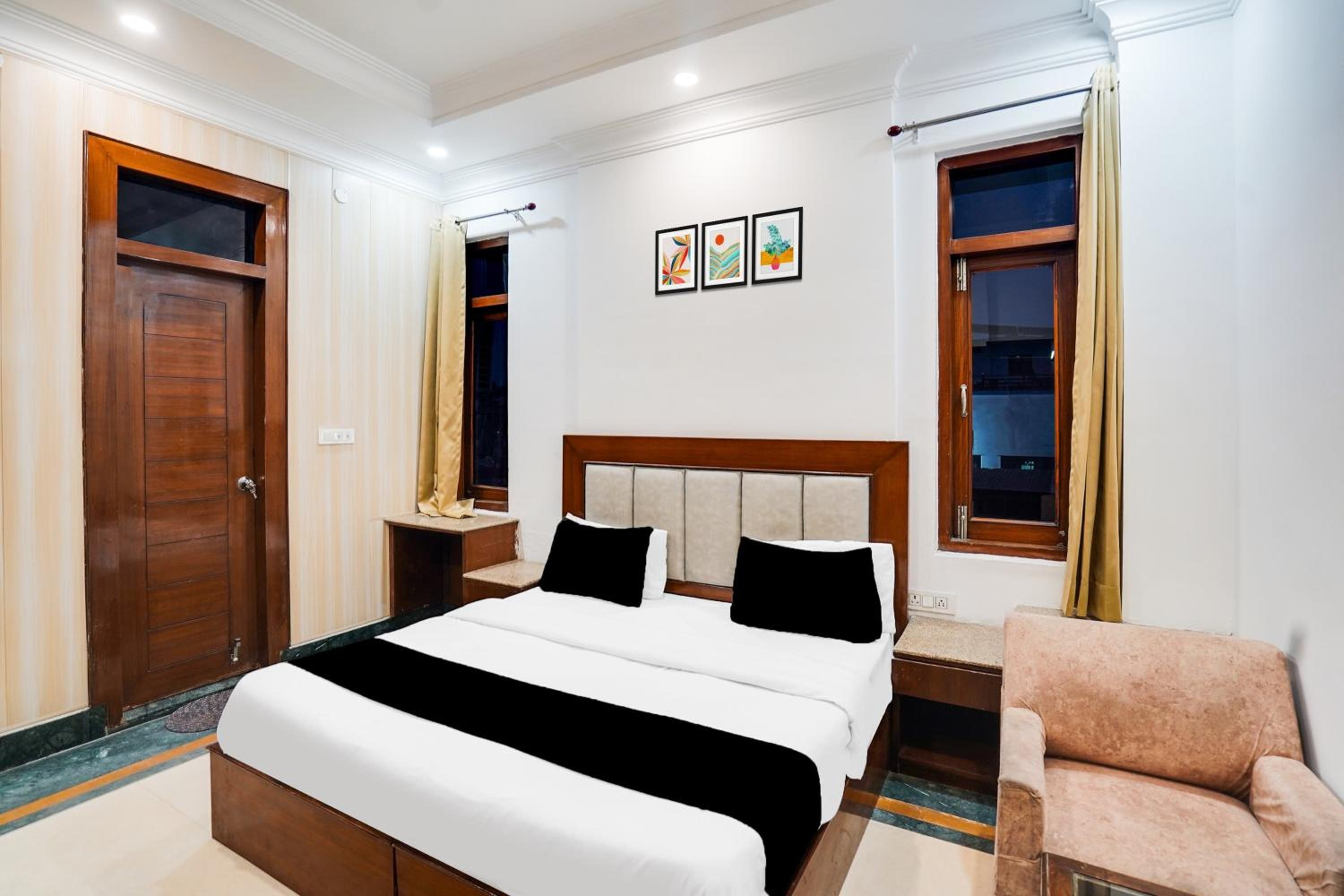 Deluxe Double or Twin Room photo 1