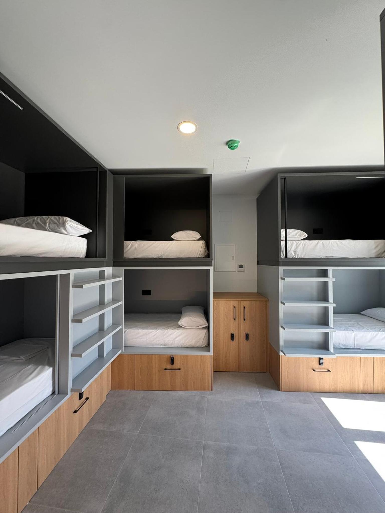 12 bed Family Room