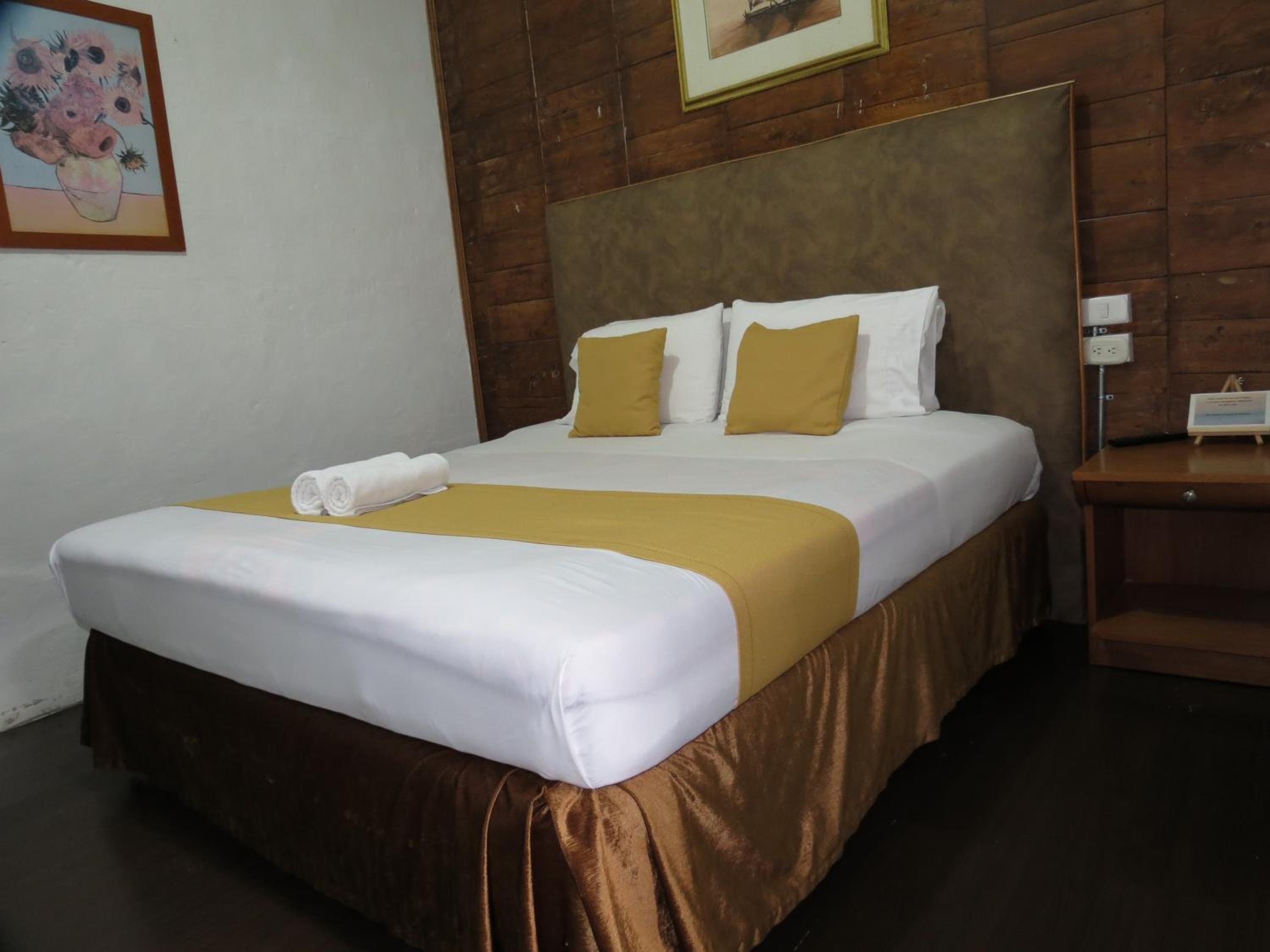 Double Room with Private Bathroom photo 2