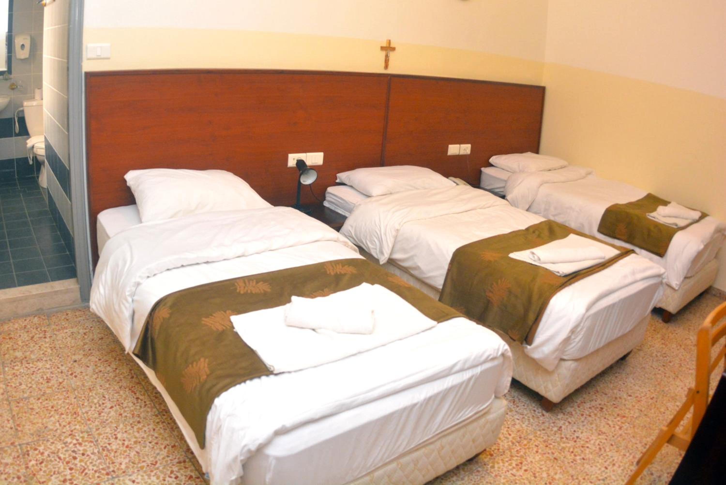 Triple Room, (3 Single Beds) photo 2