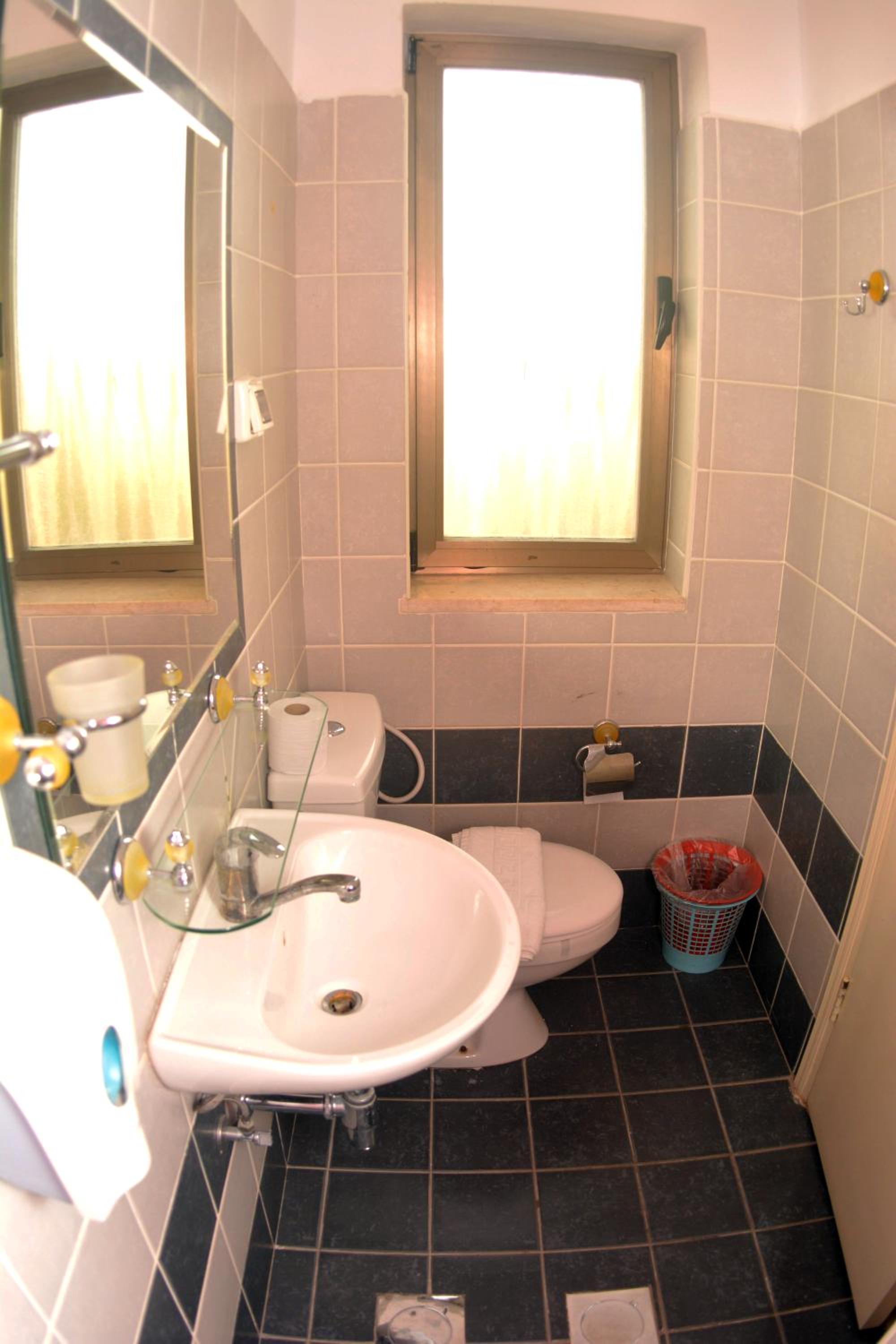 Triple Room, (3 Single Beds) photo 3