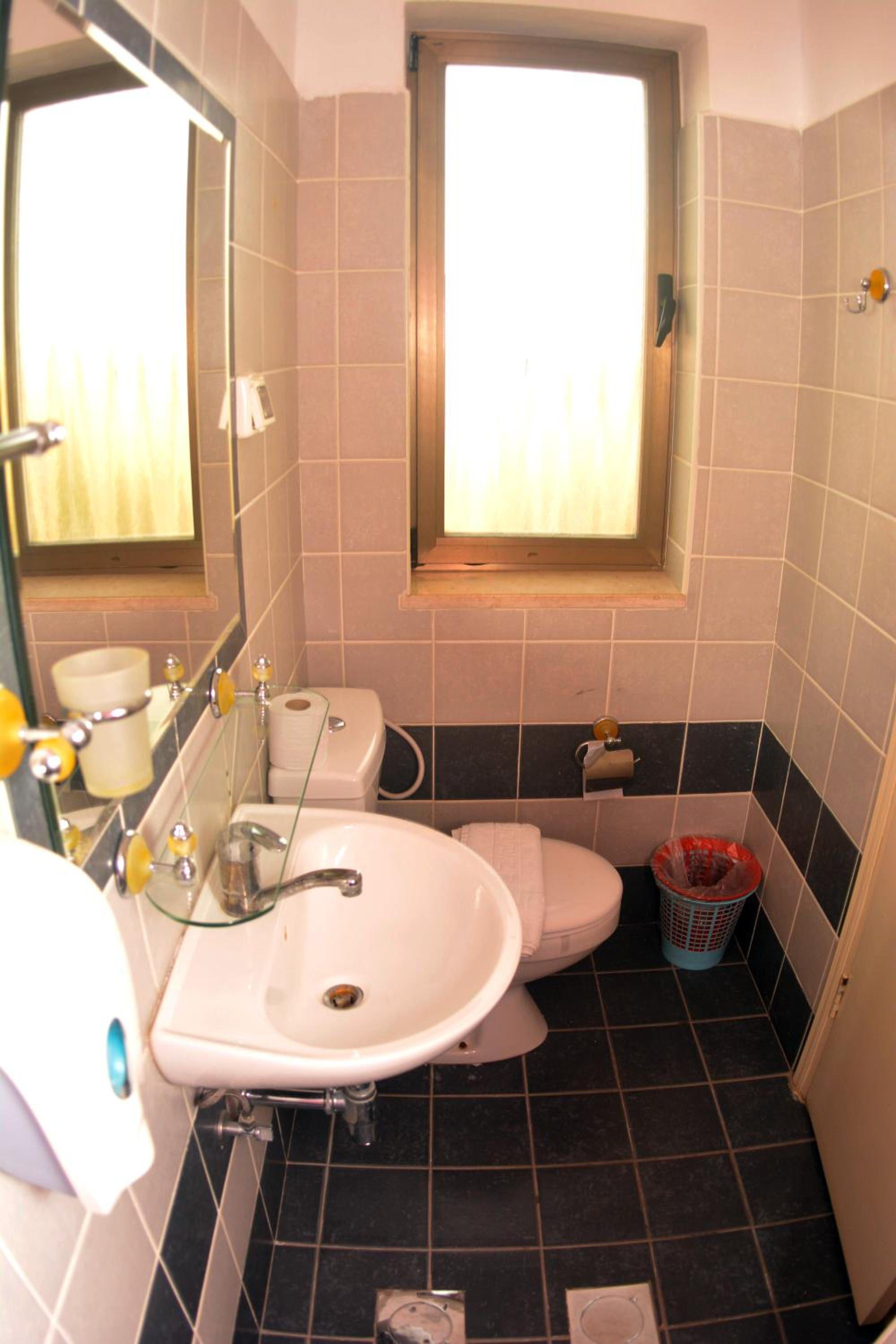 Quadruple Room, (4 Single Beds) photo 2