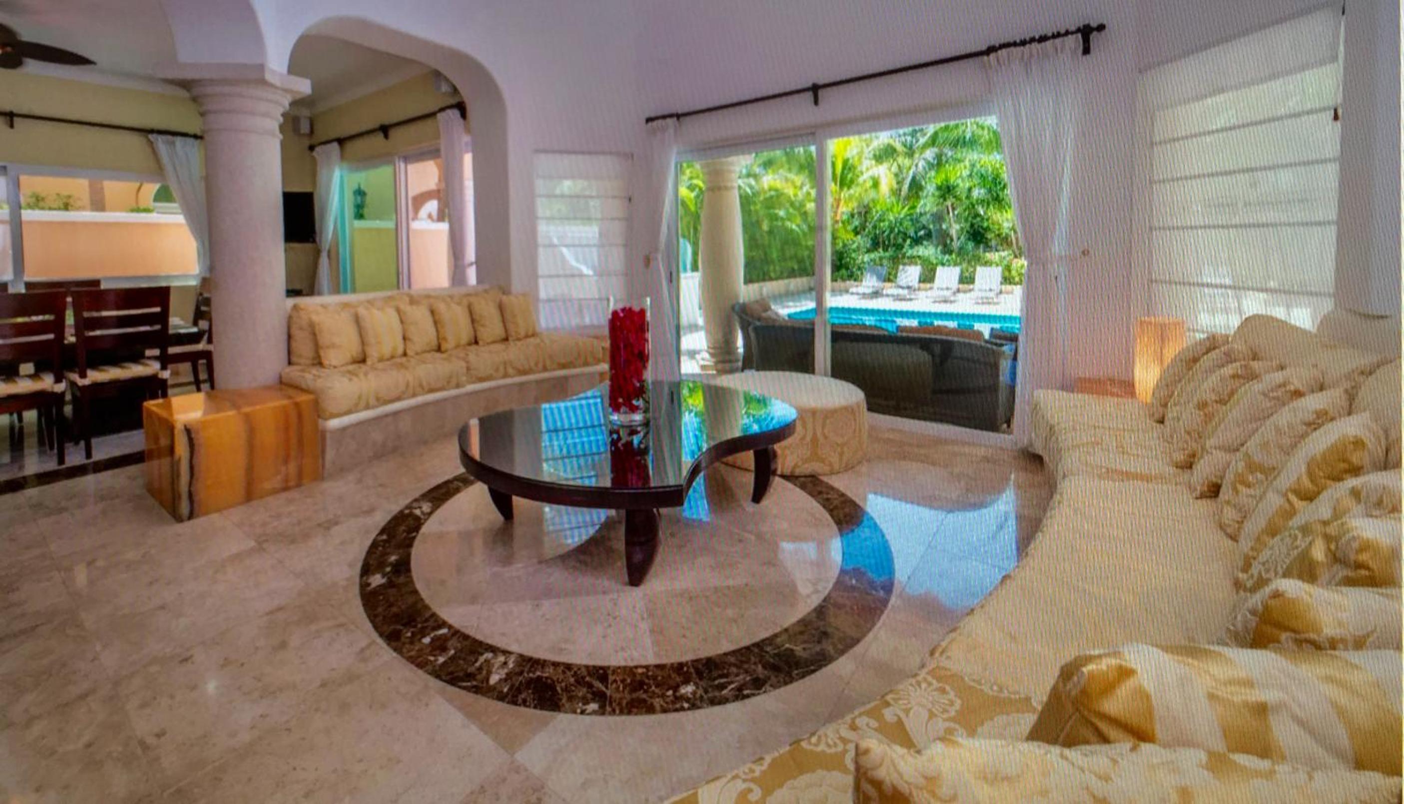 Deluxe Villa