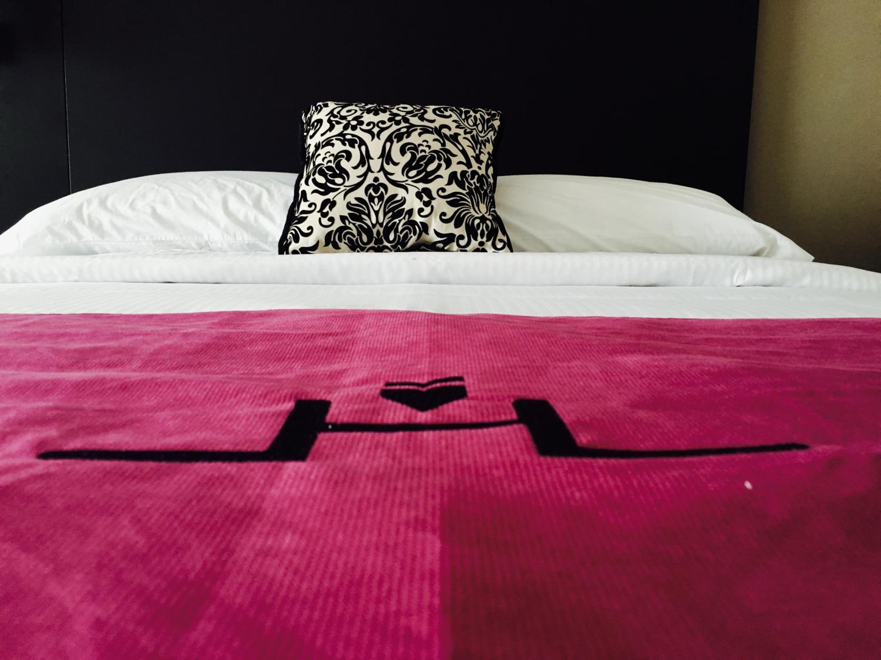 Standard Queen Room photo 1